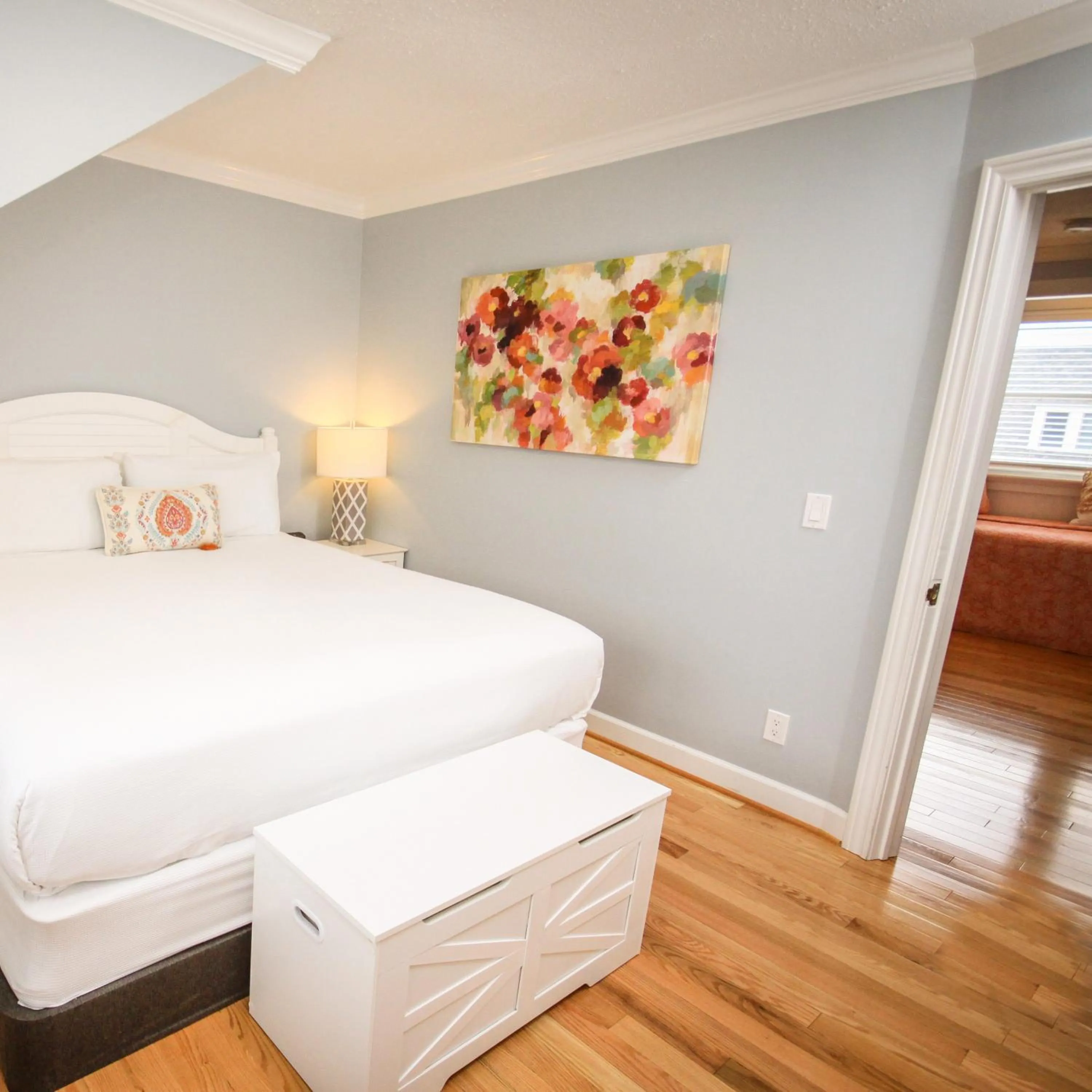 Bed in Island House Hotel