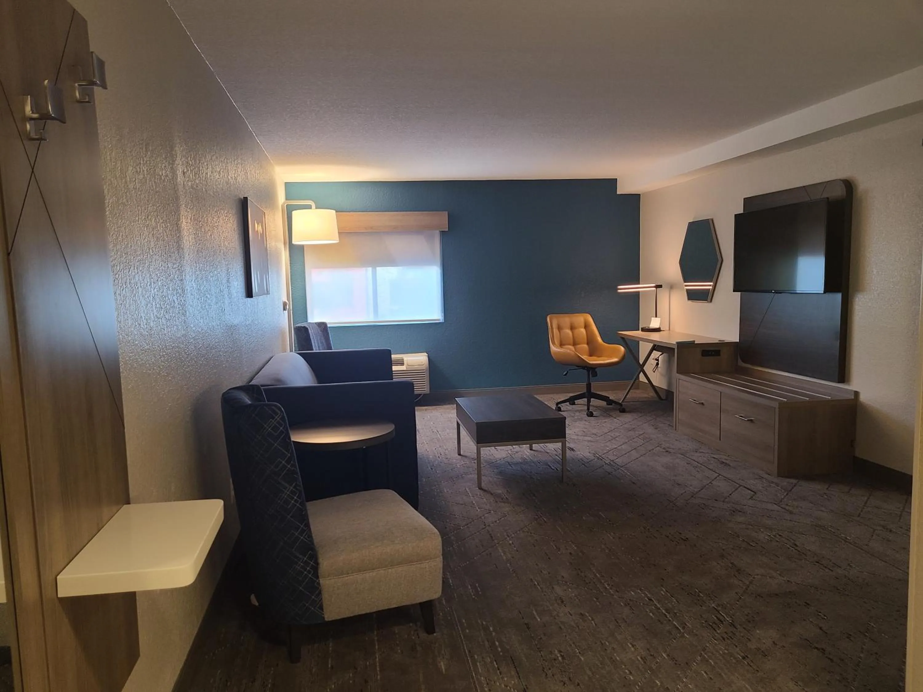 Living room in Holiday Inn Express Fort Lauderdale North - Executive Airport by IHG