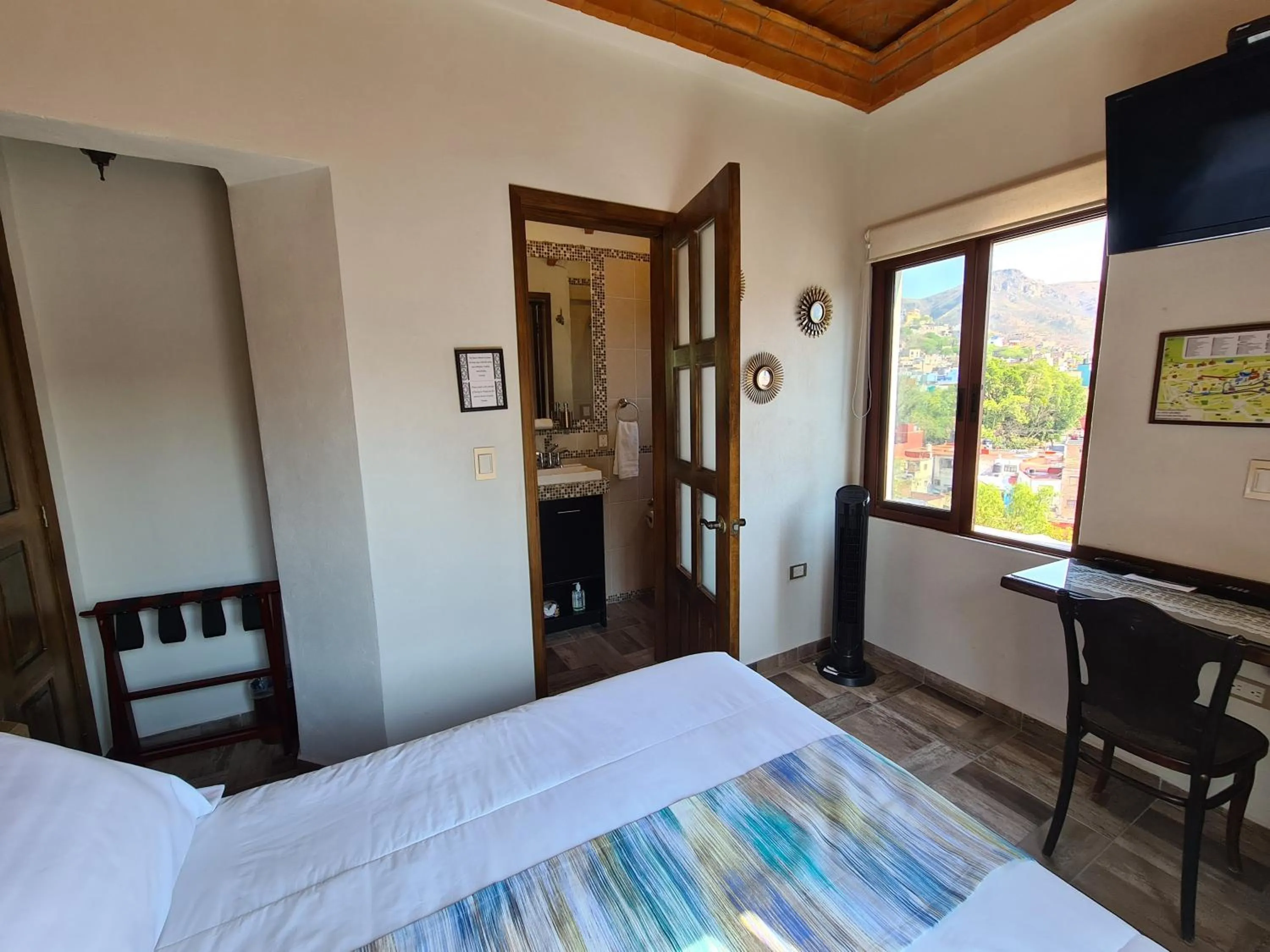 Photo of the whole room, Bed in Casita Privada del Chan