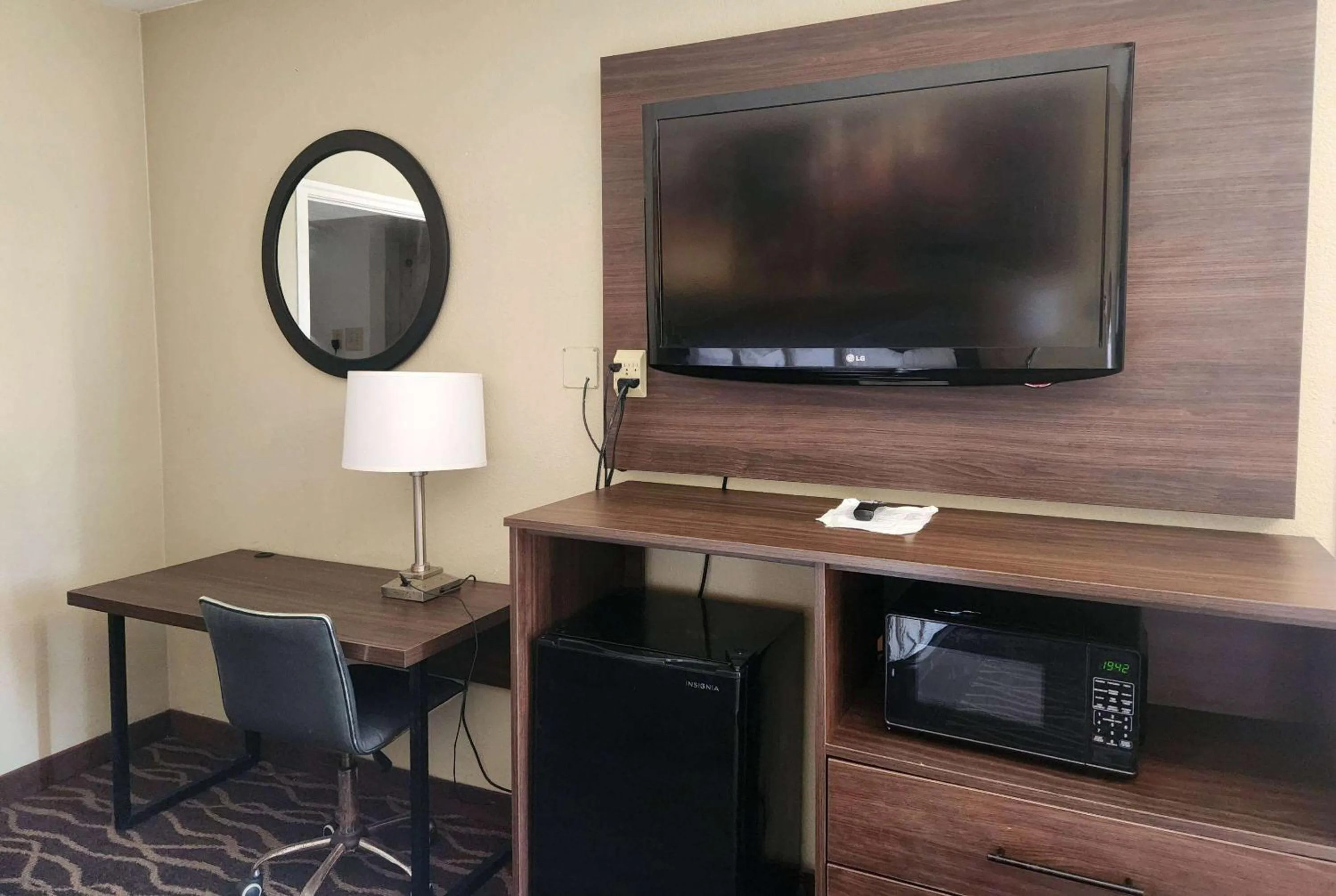 Photo of the whole room in Days Inn by Wyndham Leesville