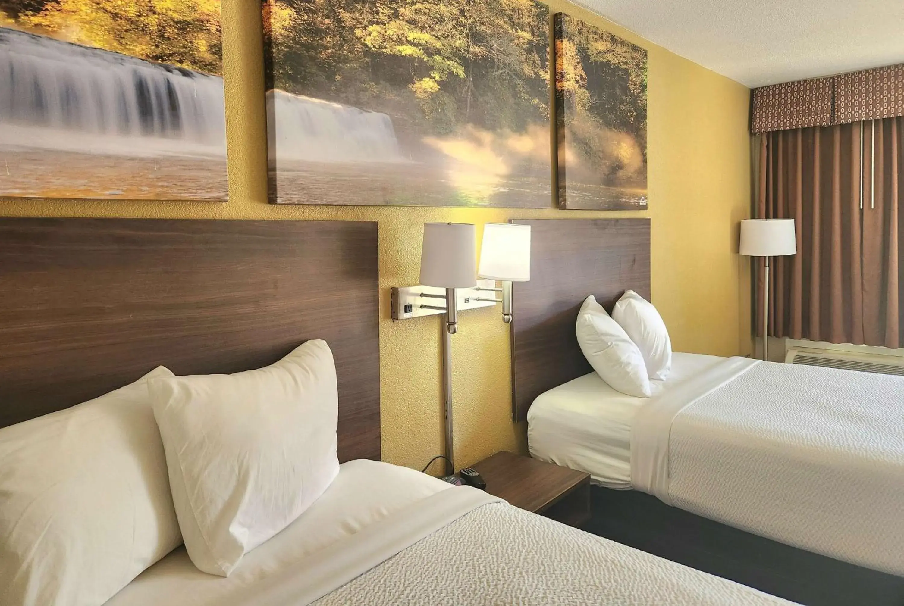 Photo of the whole room, Bed in Days Inn by Wyndham Leesville Photo of the whole room, Bed in Days Inn by Wyndham Leesville