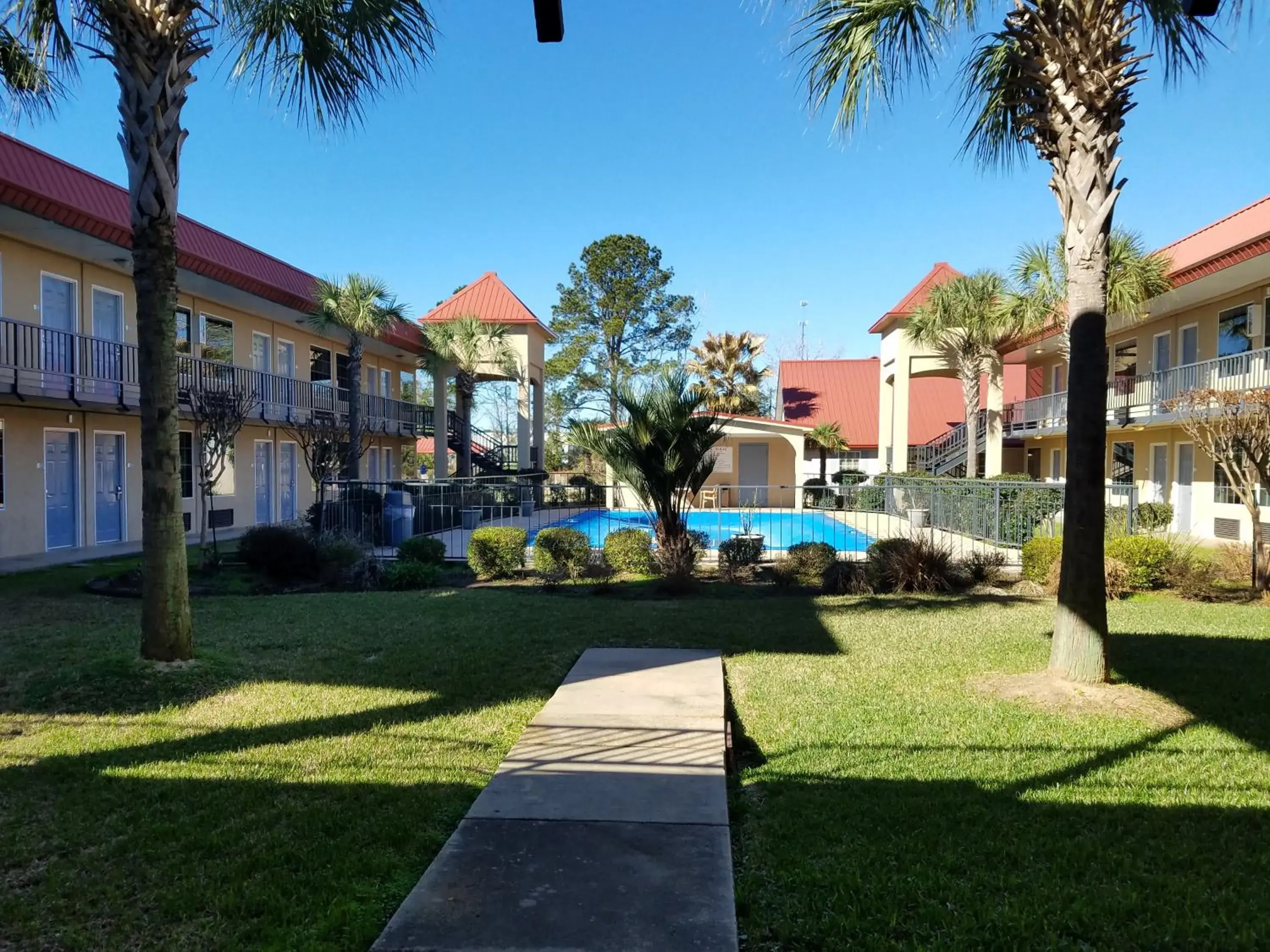 Property building in Days Inn by Wyndham Leesville Property building in Days Inn by Wyndham Leesville