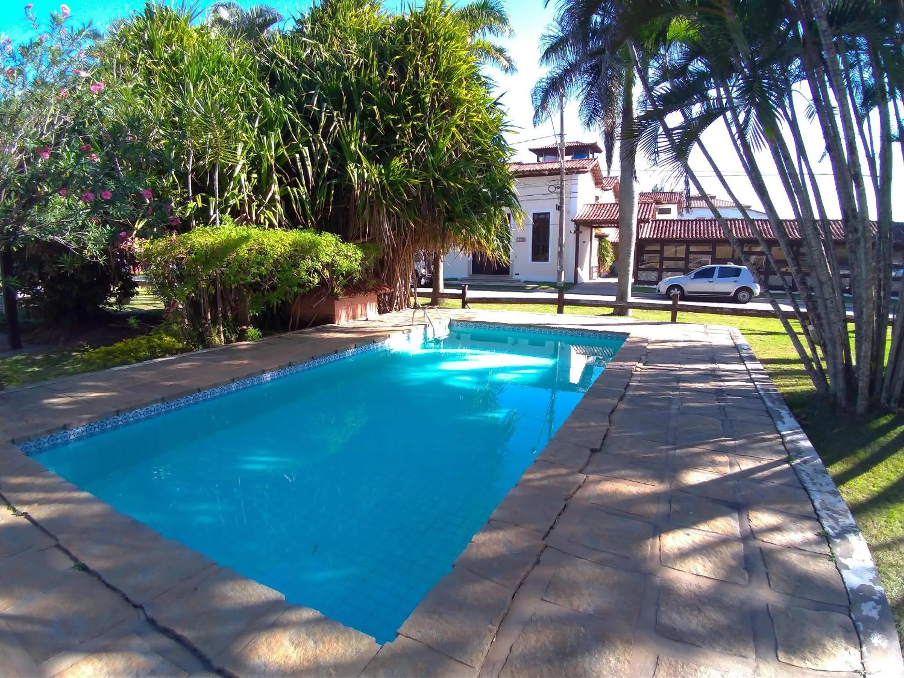 Swimming pool in OYO Pousada do Wagner, Rio das Ostras