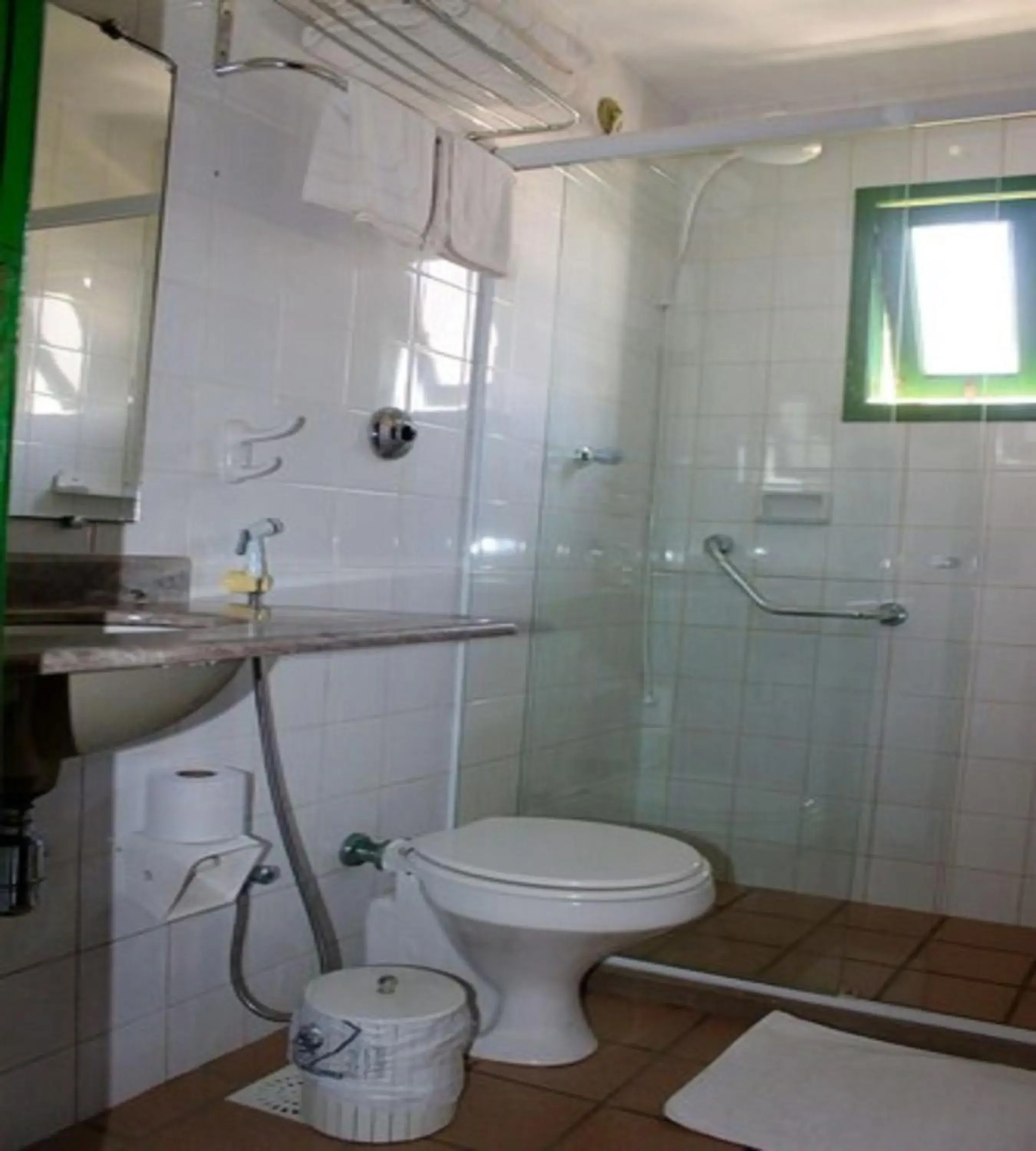 Bathroom in OYO Pousada do Wagner, Rio das Ostras Bathroom in OYO Pousada do Wagner, Rio das Ostras