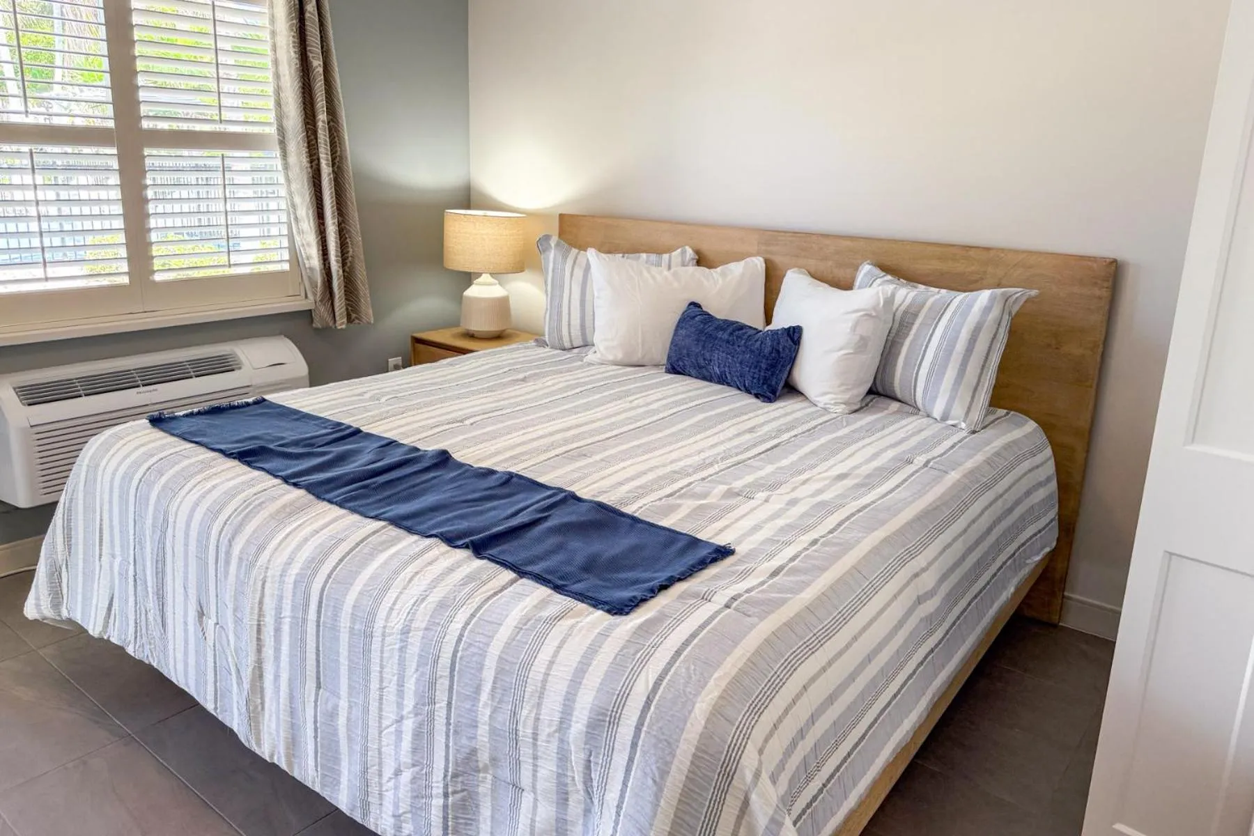 Bed in Marco Island Lakeside Inn