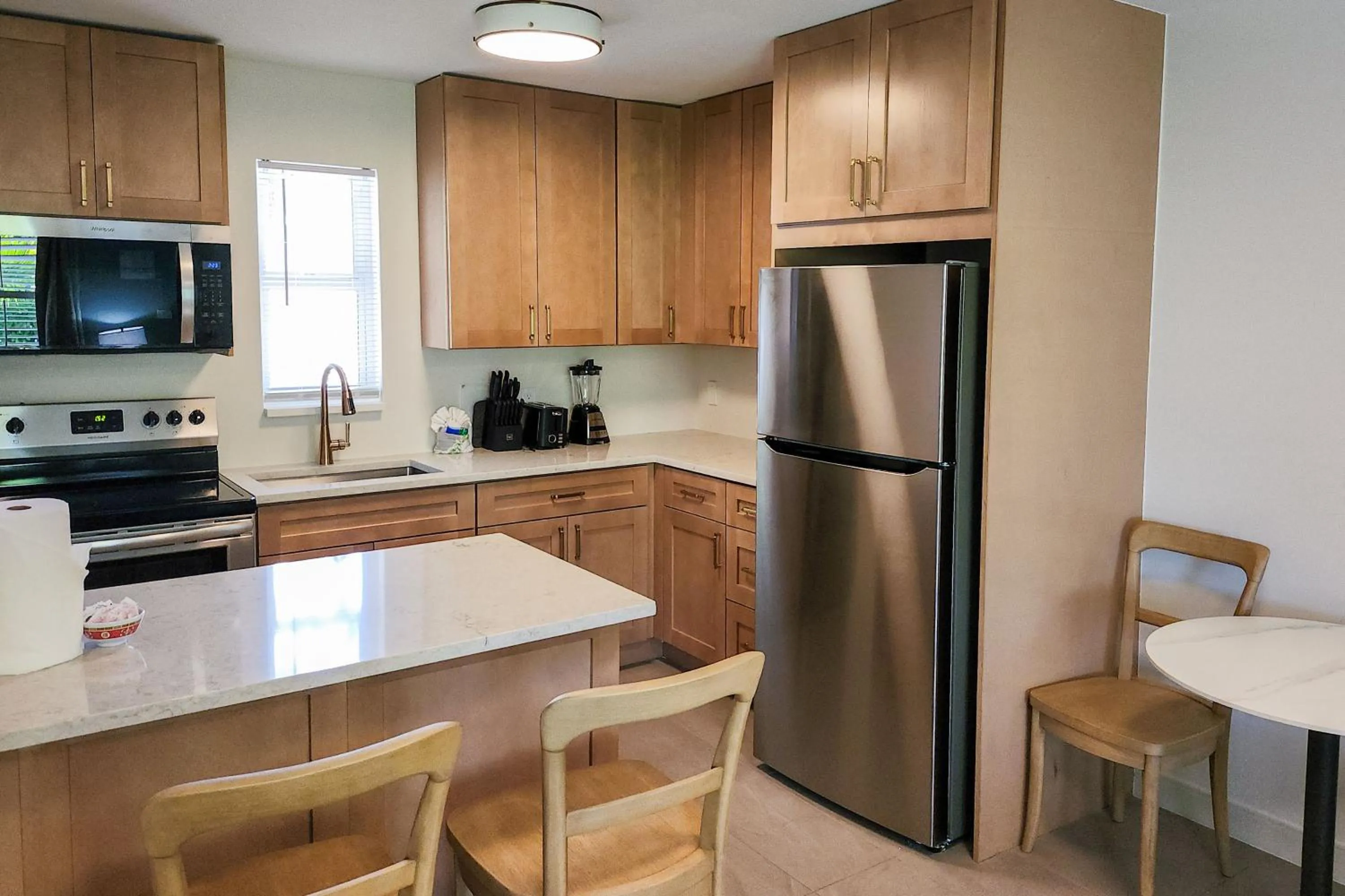 kitchen in Marco Island Lakeside Inn