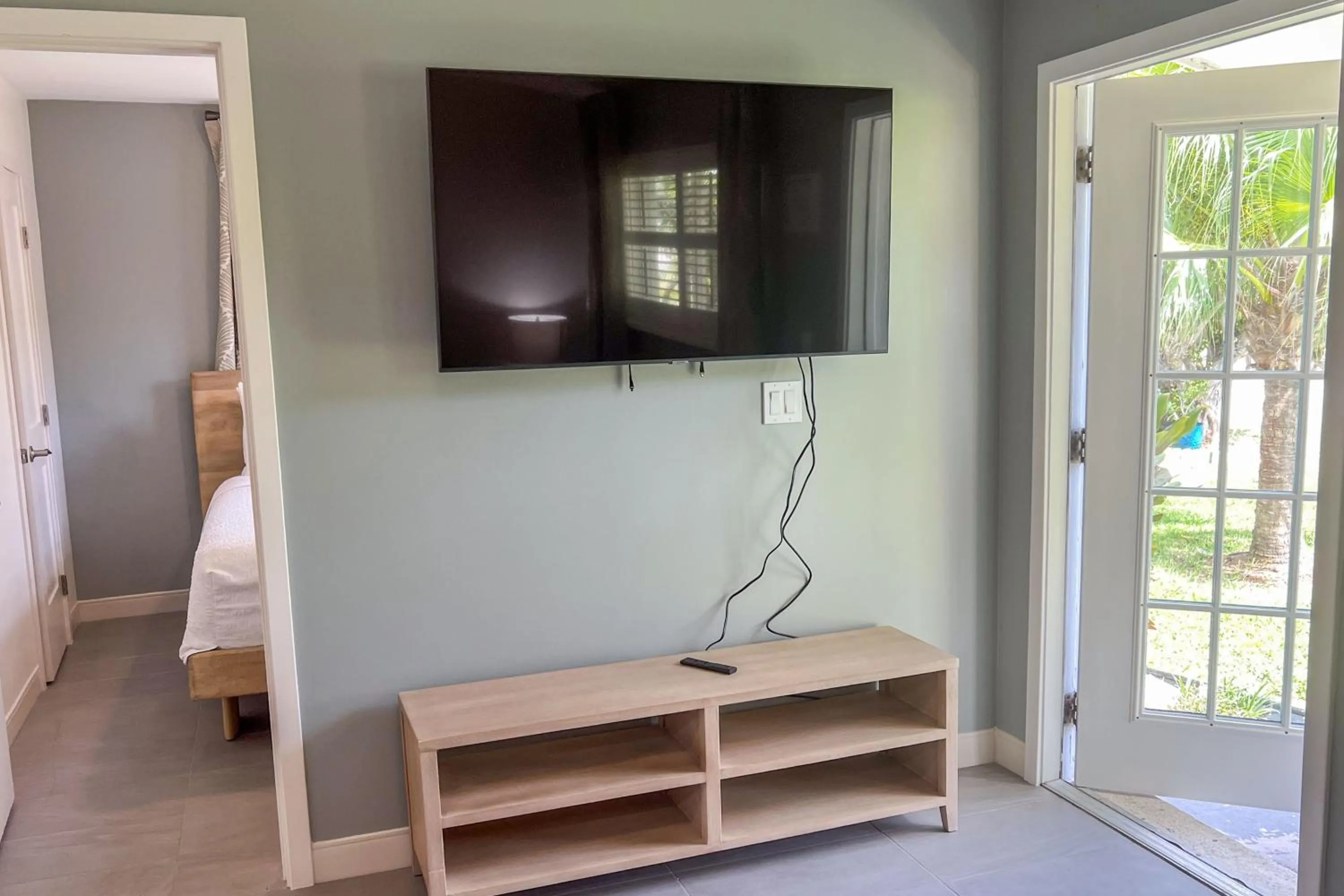 TV and multimedia in Marco Island Lakeside Inn