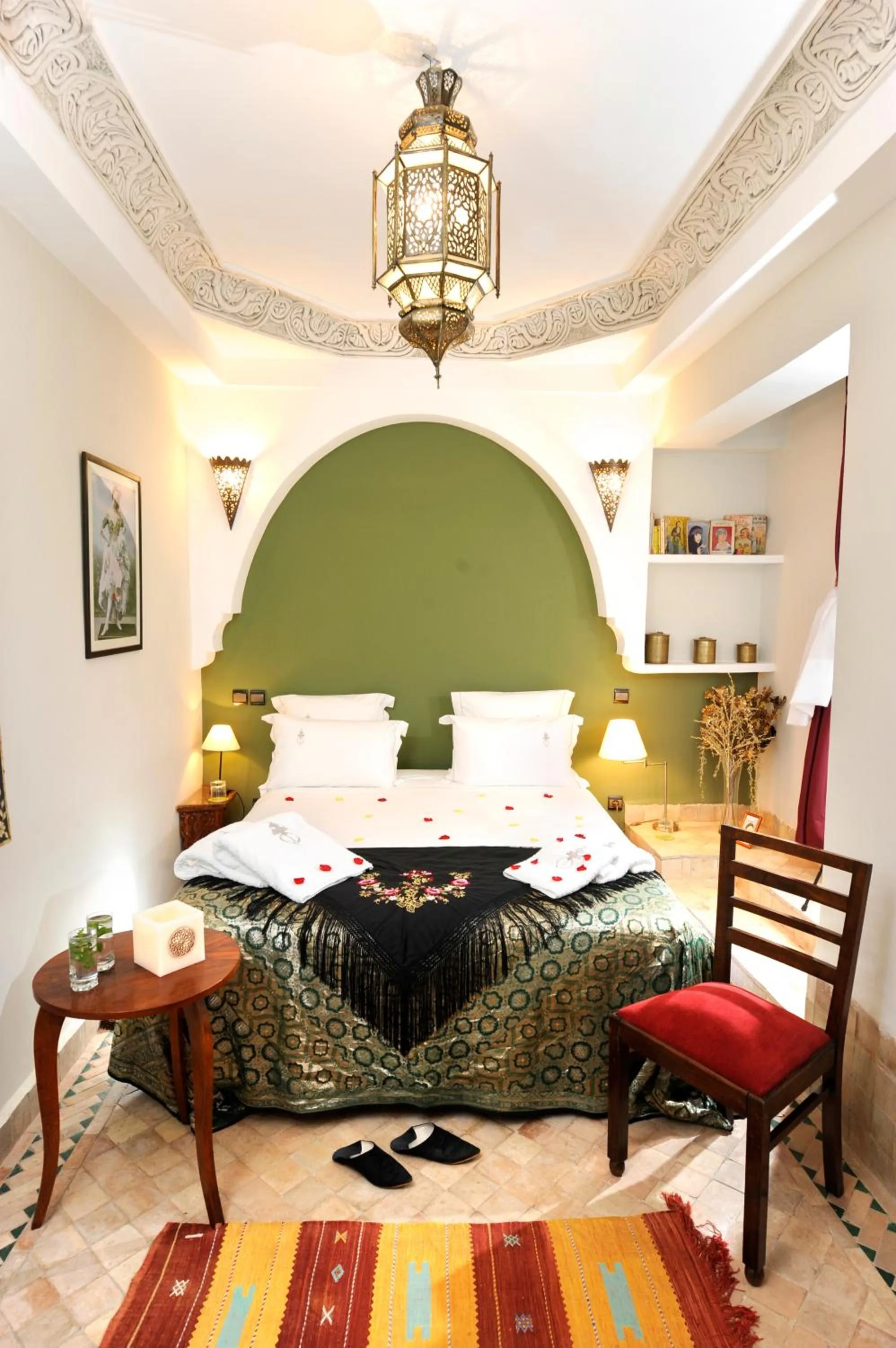 Photo of the whole room, Bed in Riad Belle Epoque