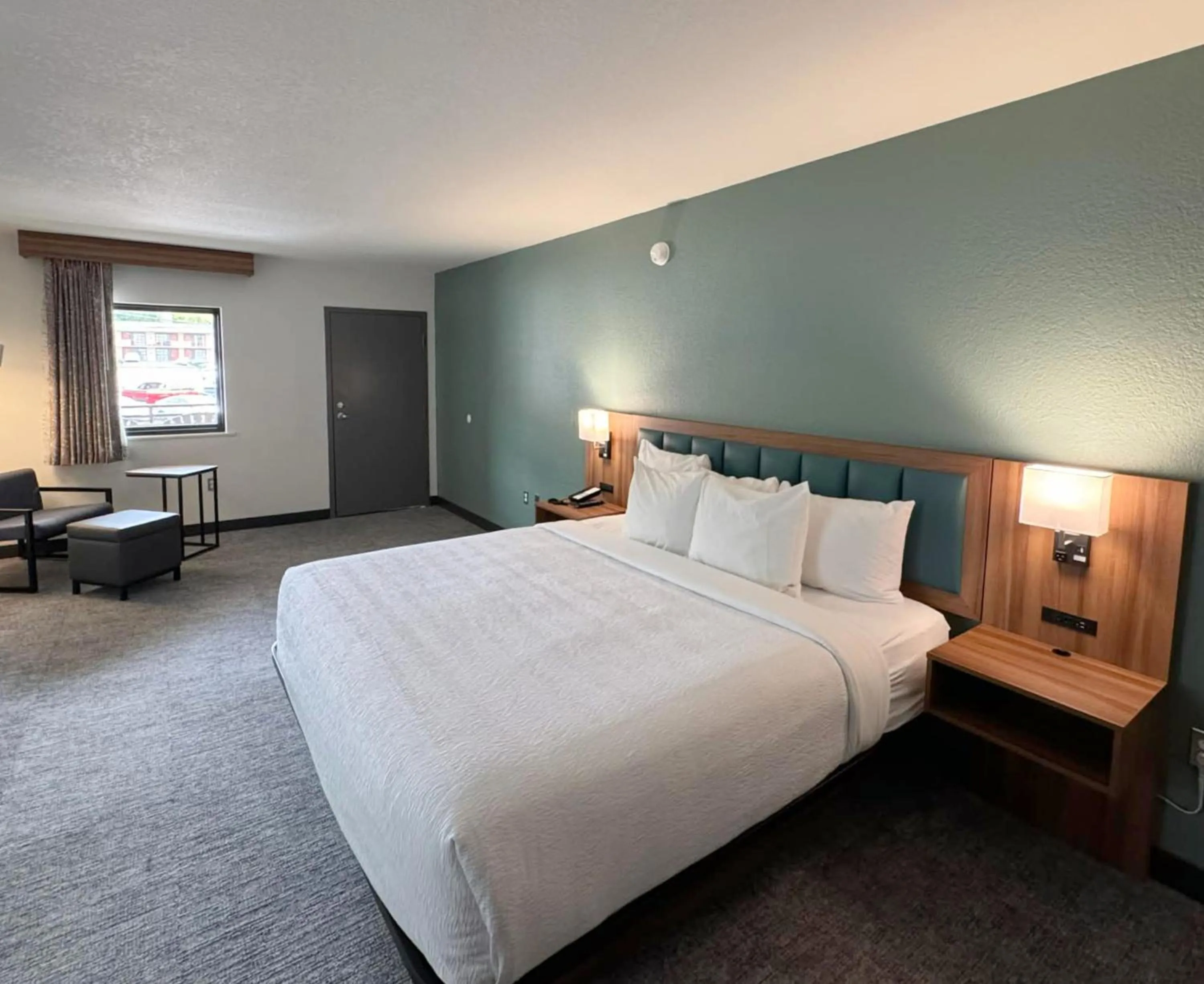 Photo of the whole room, Bed in Best Western Johnson's Inn Downtown Gatlinburg