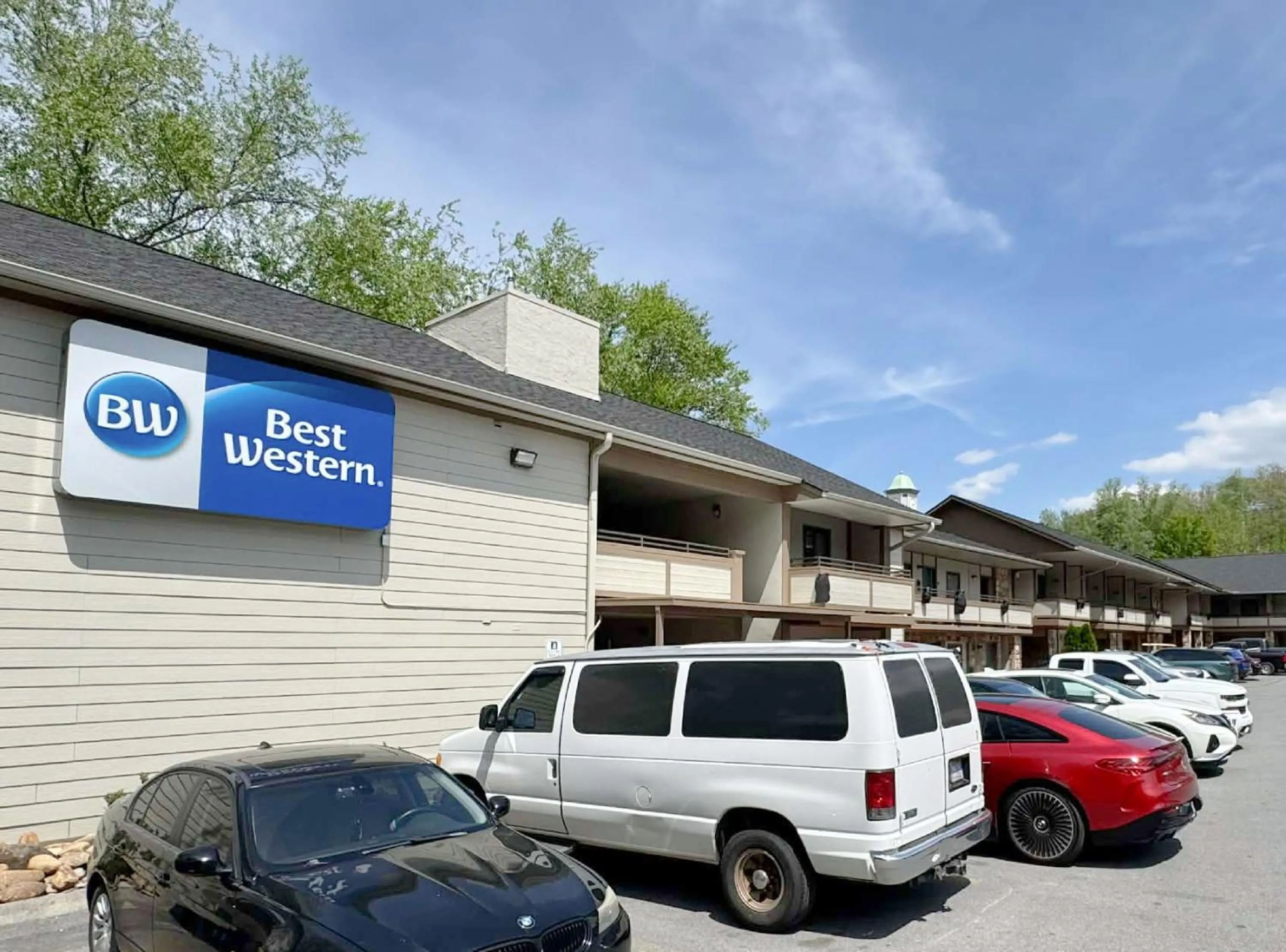 Parking in Best Western Johnson's Inn Downtown Gatlinburg