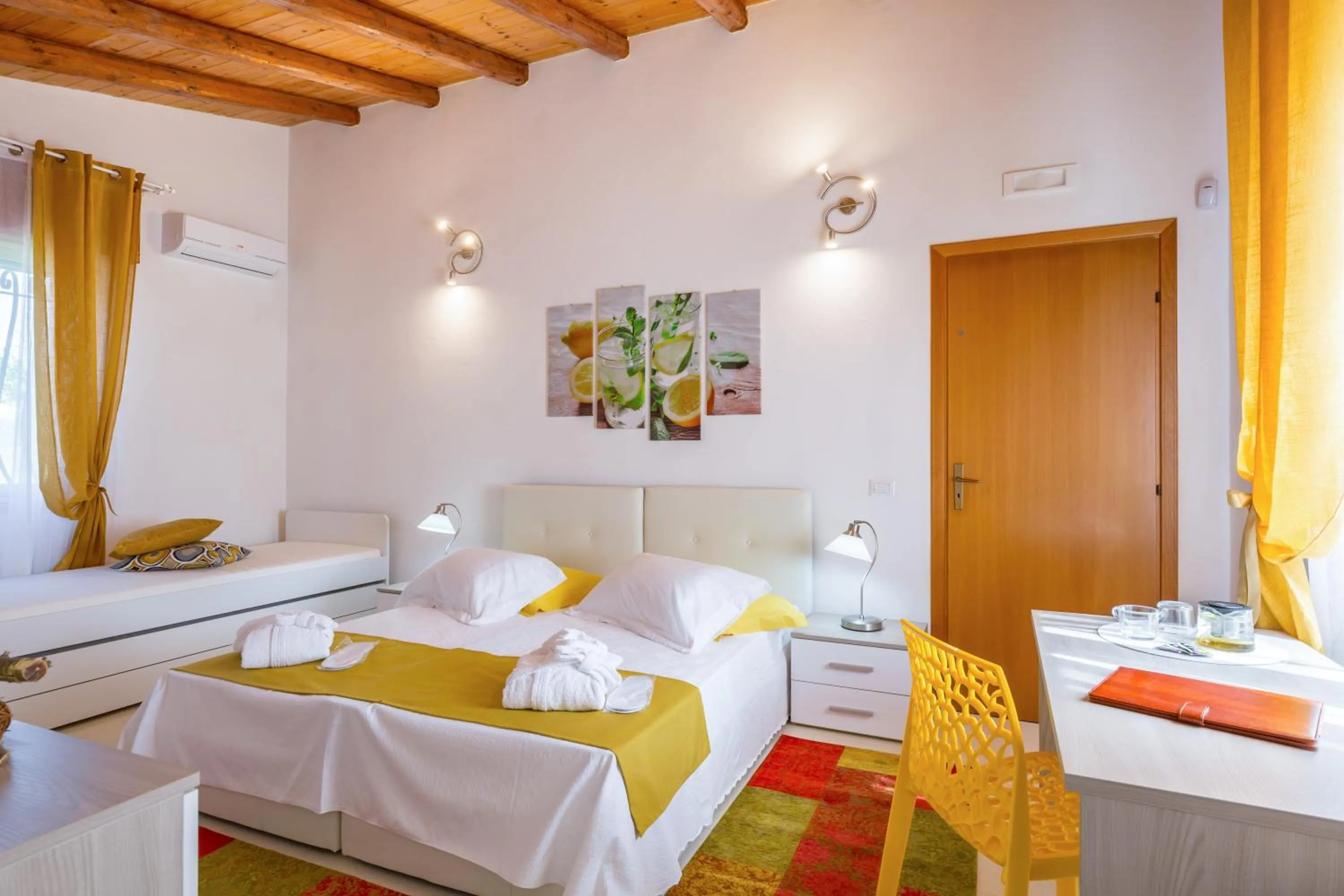 Triple Room with Garden View in Villa Giummarito