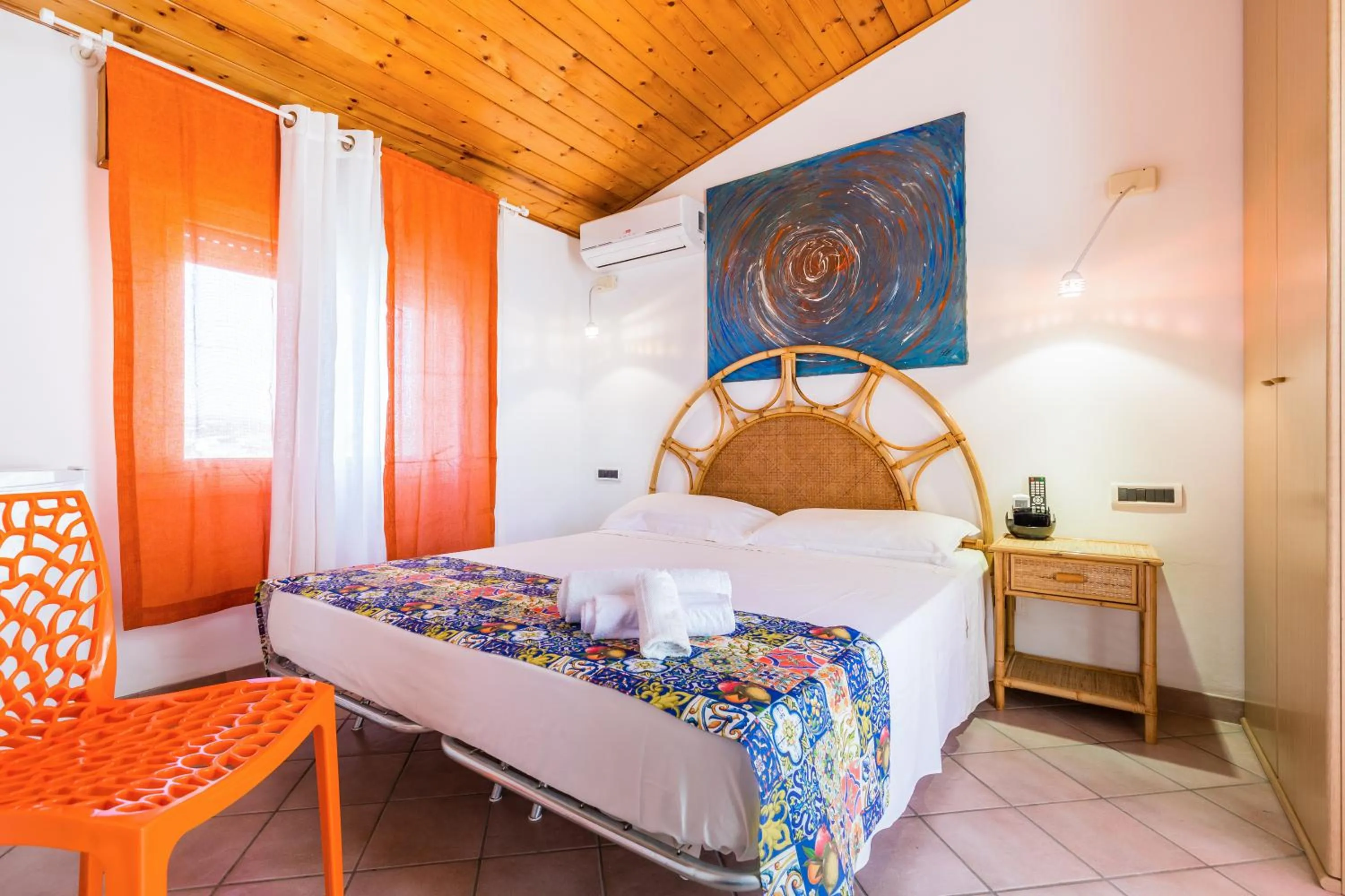 Budget Double Room in Villa Giummarito