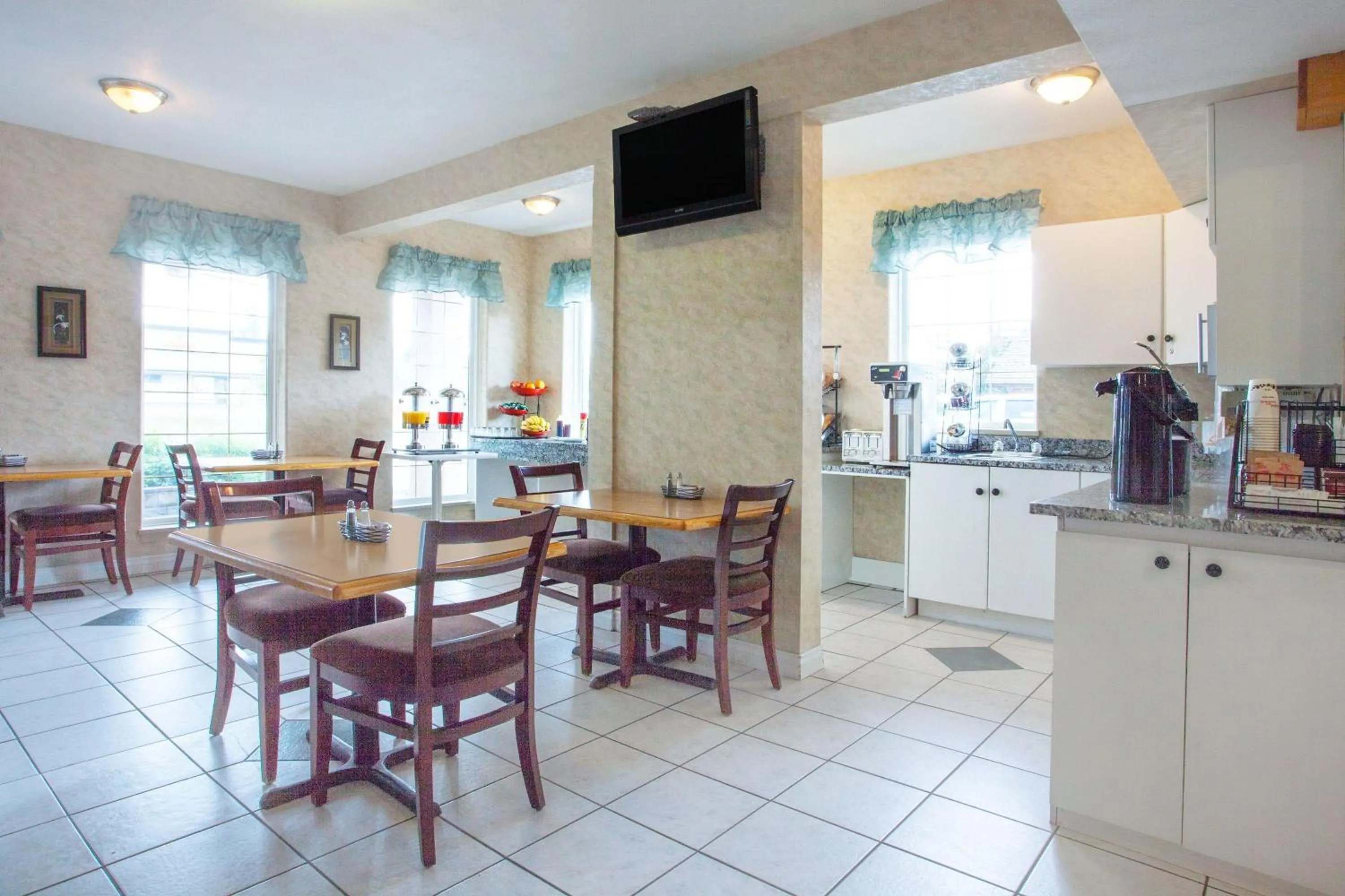 Breakfast in Ramada Limited 100 Mile House