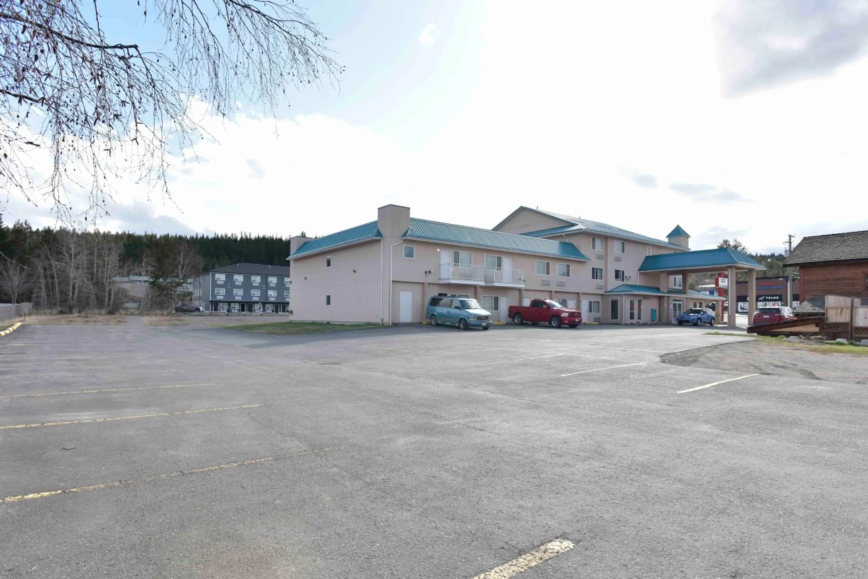 Property building in Ramada Limited 100 Mile House