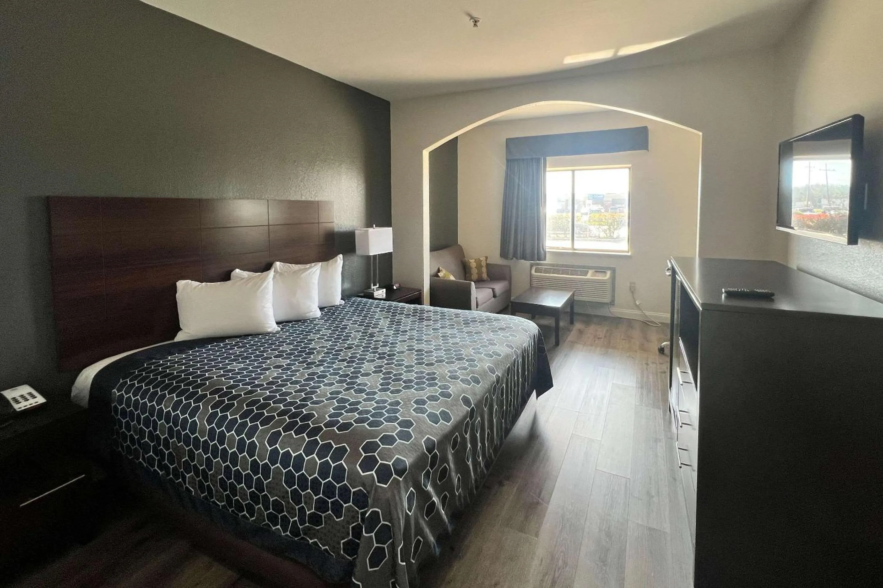 Bedroom, Bed in Econo Lodge Beaumont I-10 South