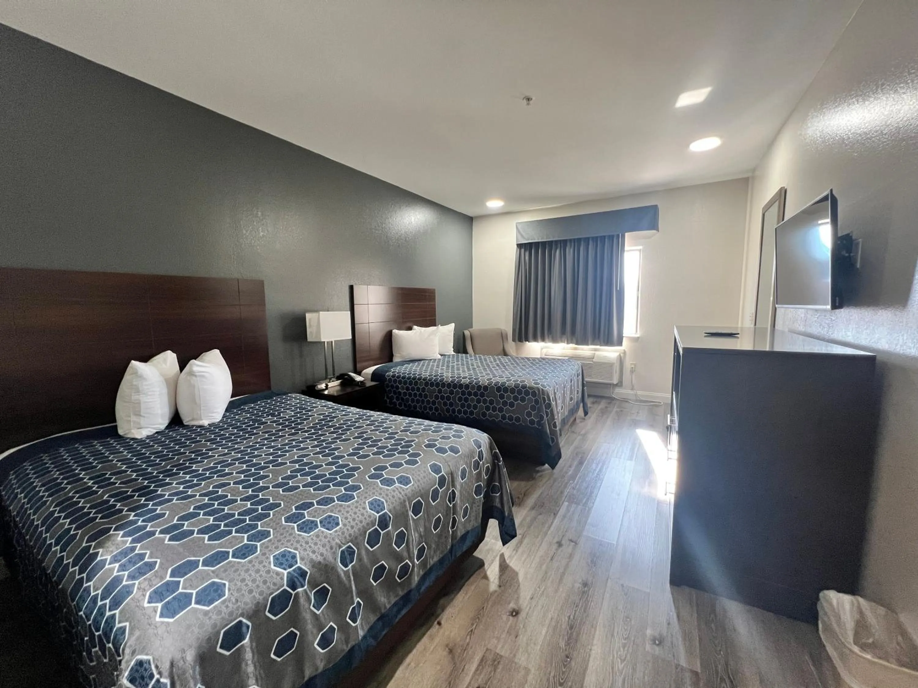 Bedroom, Bed in Econo Lodge Beaumont I-10 South