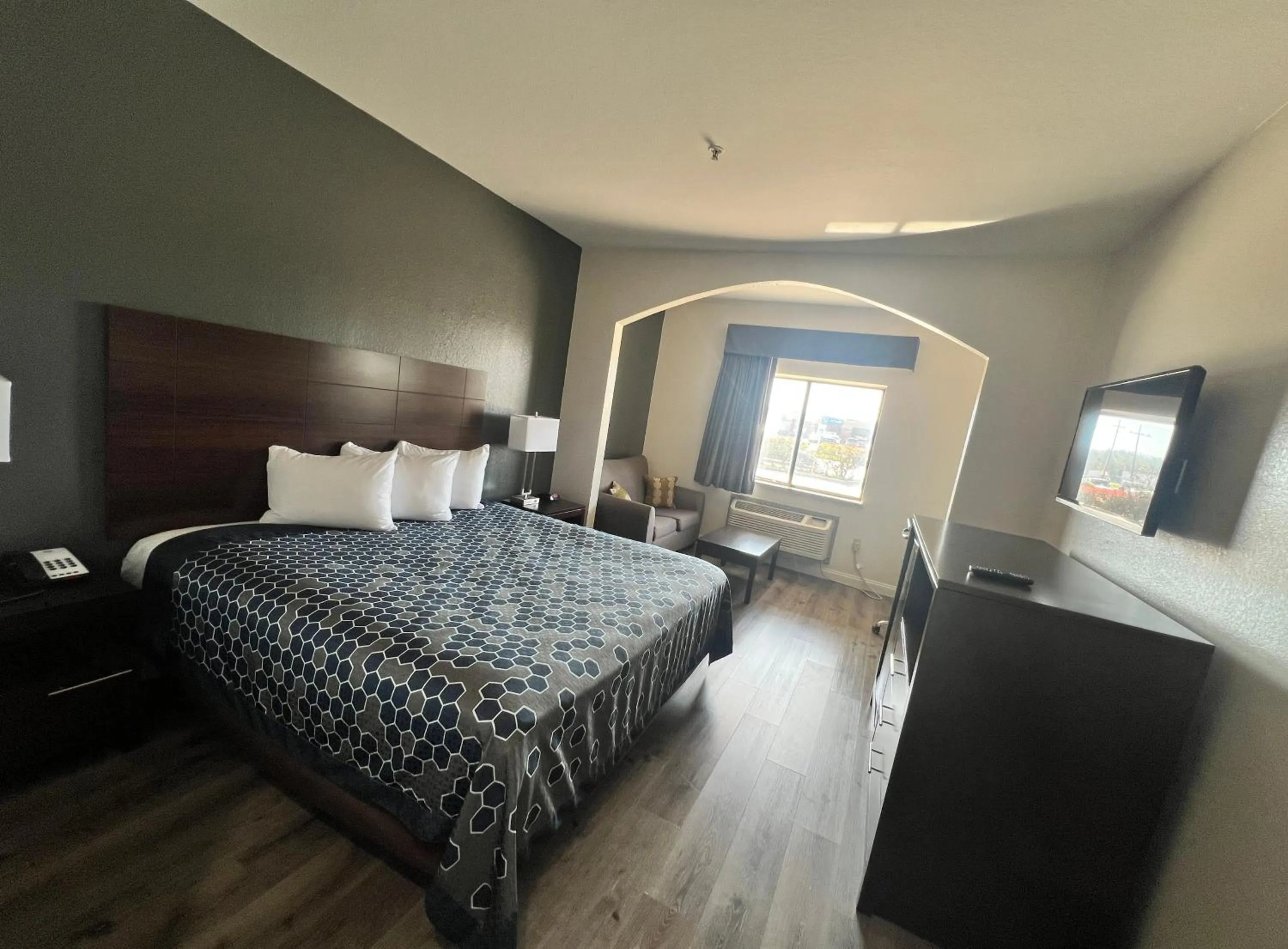 Bedroom, Bed in Econo Lodge Beaumont I-10 South