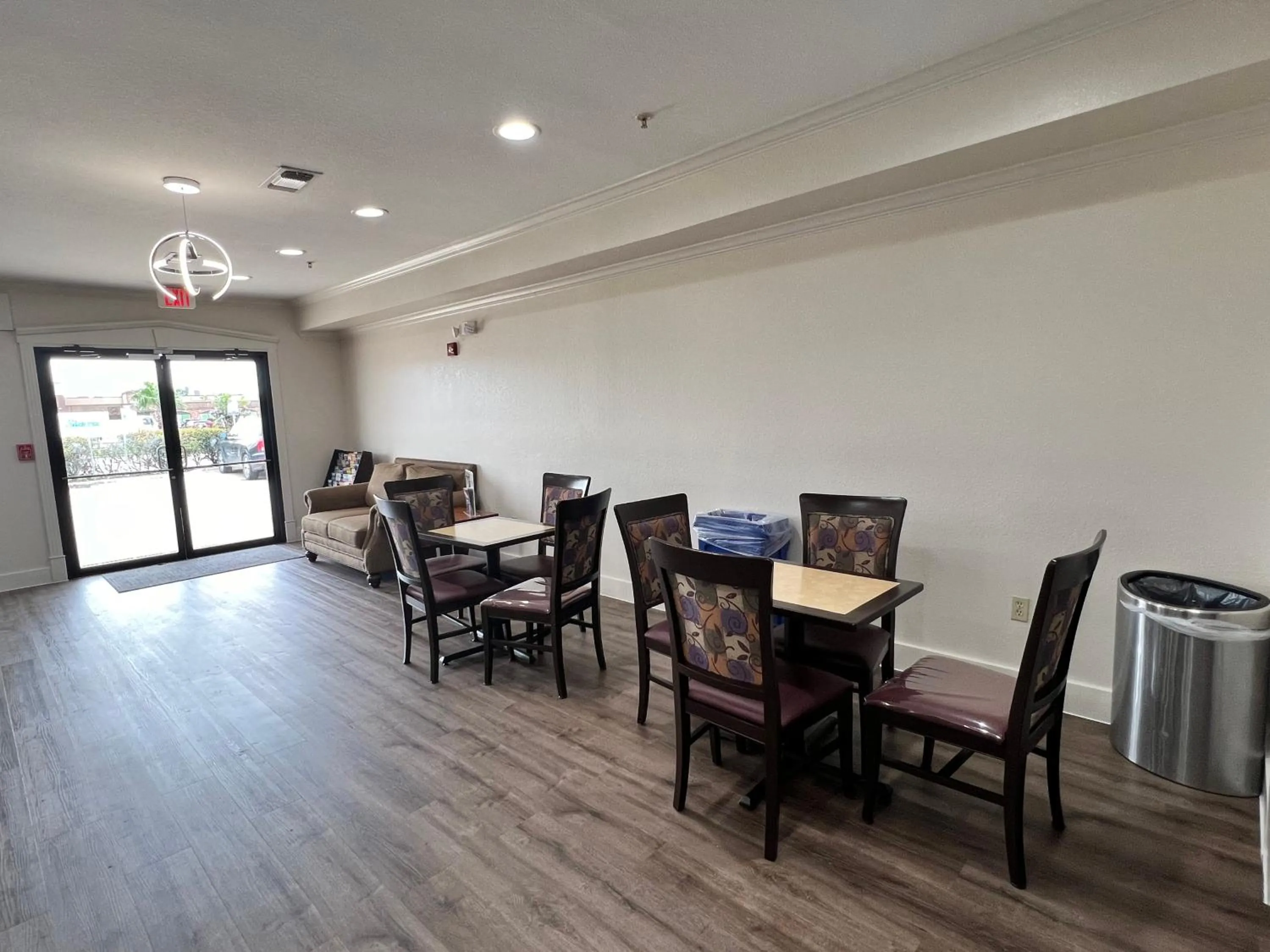 Breakfast in Econo Lodge Beaumont I-10 South