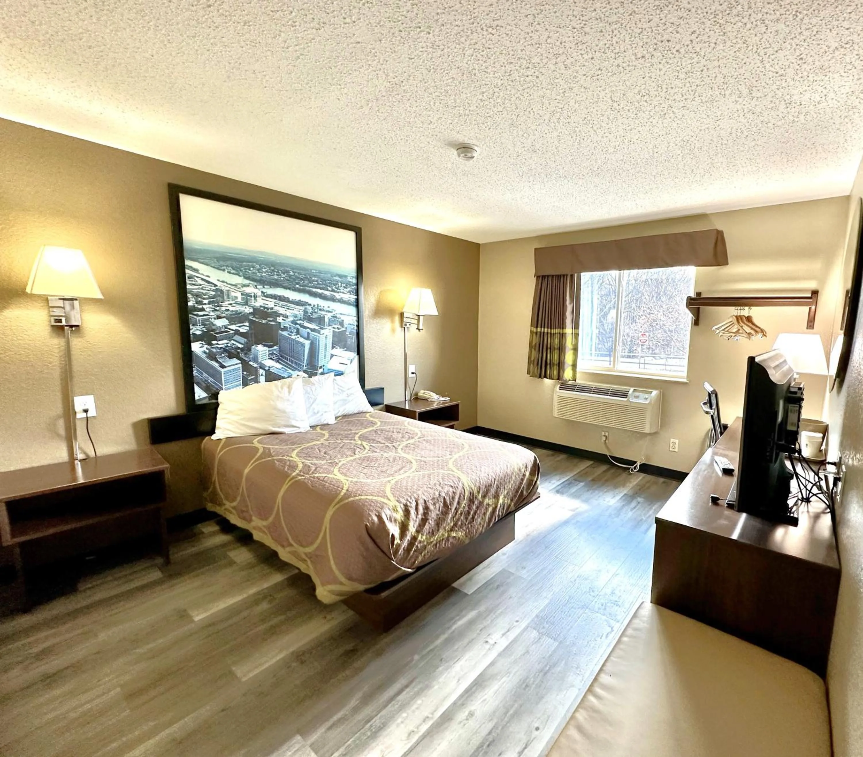 Bed in Super 8 by Wyndham Latham - Albany Airport