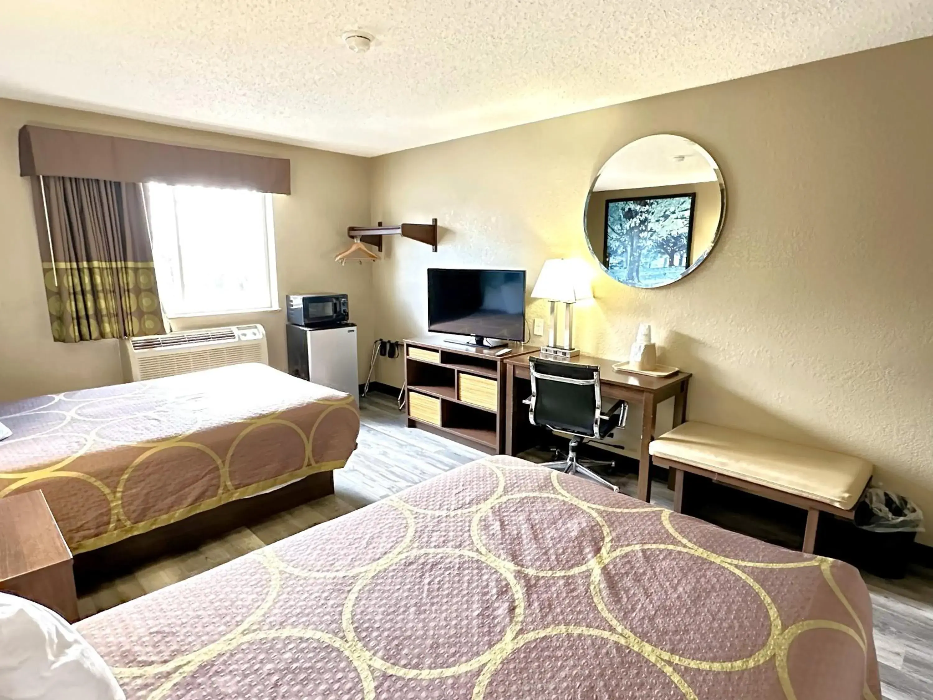 Suite with Two Double Beds - Smoking in Super 8 by Wyndham Latham - Albany Airport Suite with Two Double Beds - Smoking in Super 8 by Wyndham Latham - Albany Airport