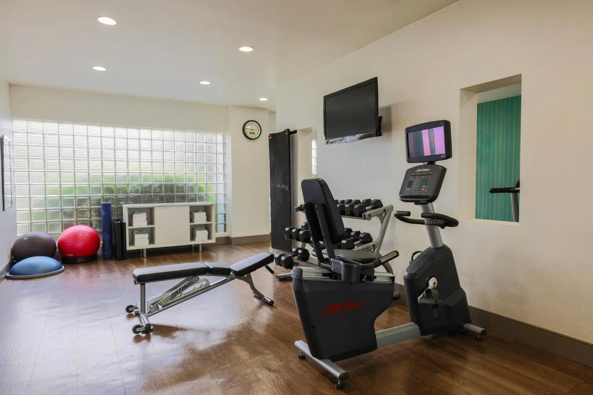Fitness centre/facilities in Holiday Inn Express Burlington by IHG
