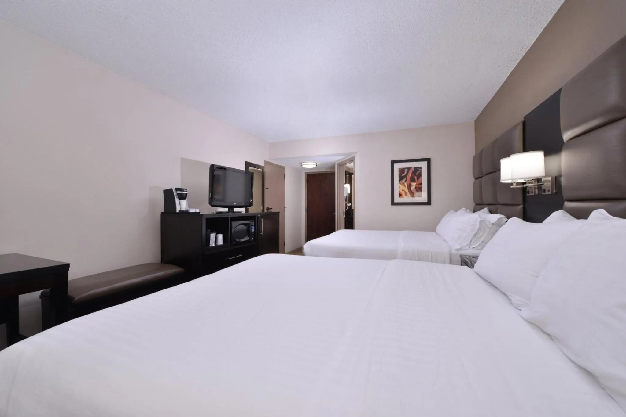 Photo of the whole room, Bed in Holiday Inn Express Burlington by IHG