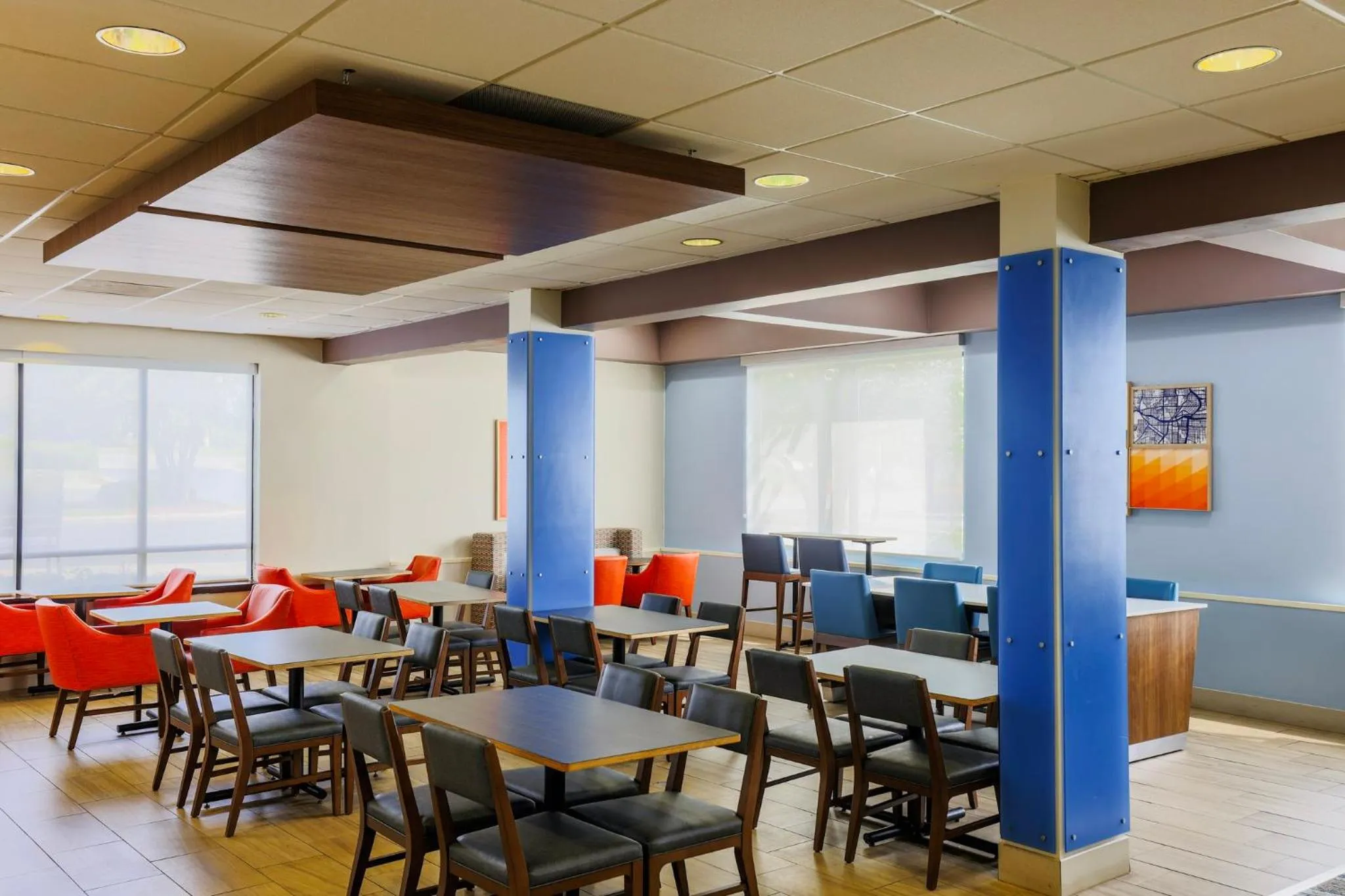 Breakfast in Holiday Inn Express Burlington by IHG