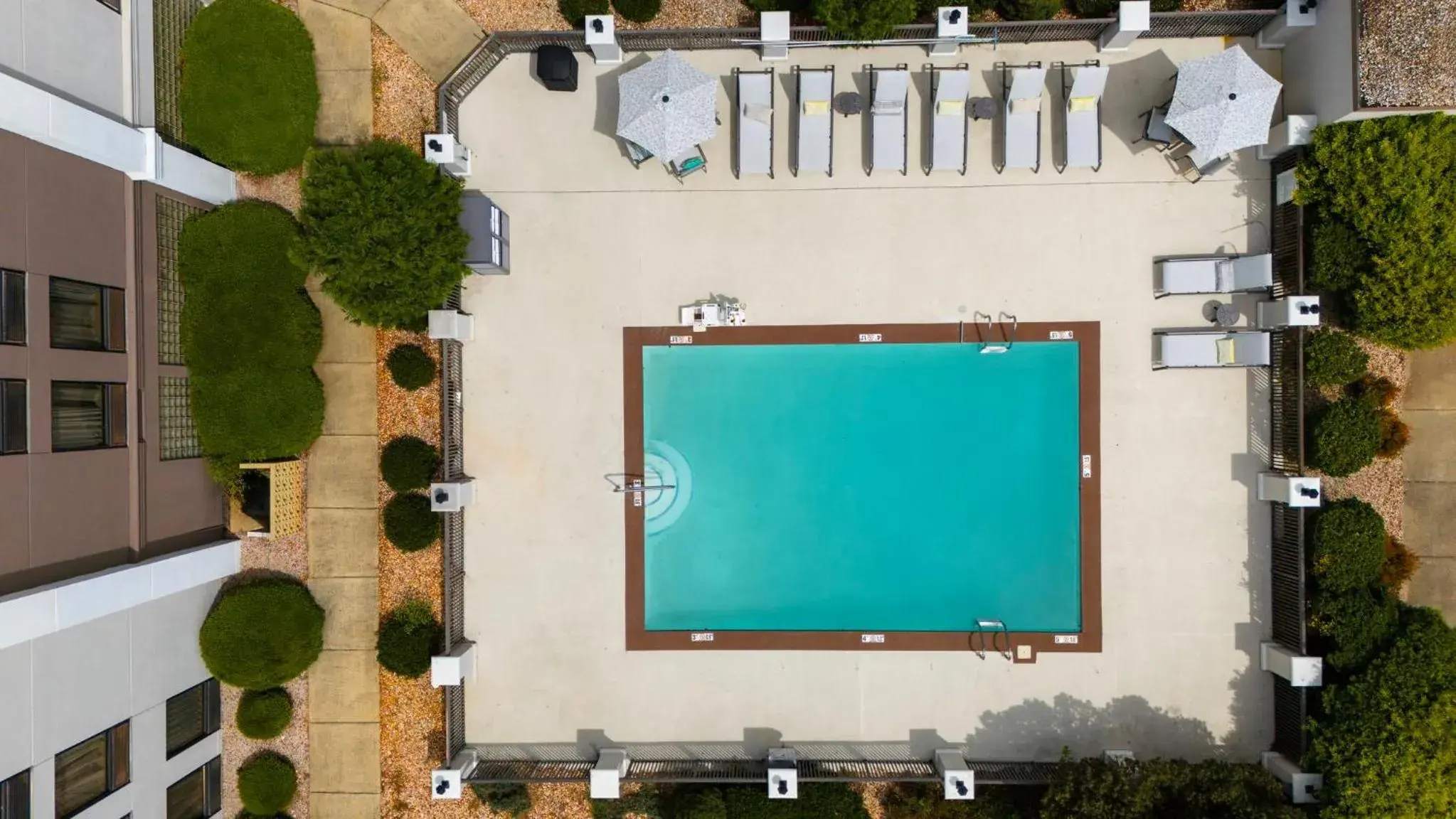 Swimming pool in Holiday Inn Express Burlington by IHG Swimming pool in Holiday Inn Express Burlington by IHG