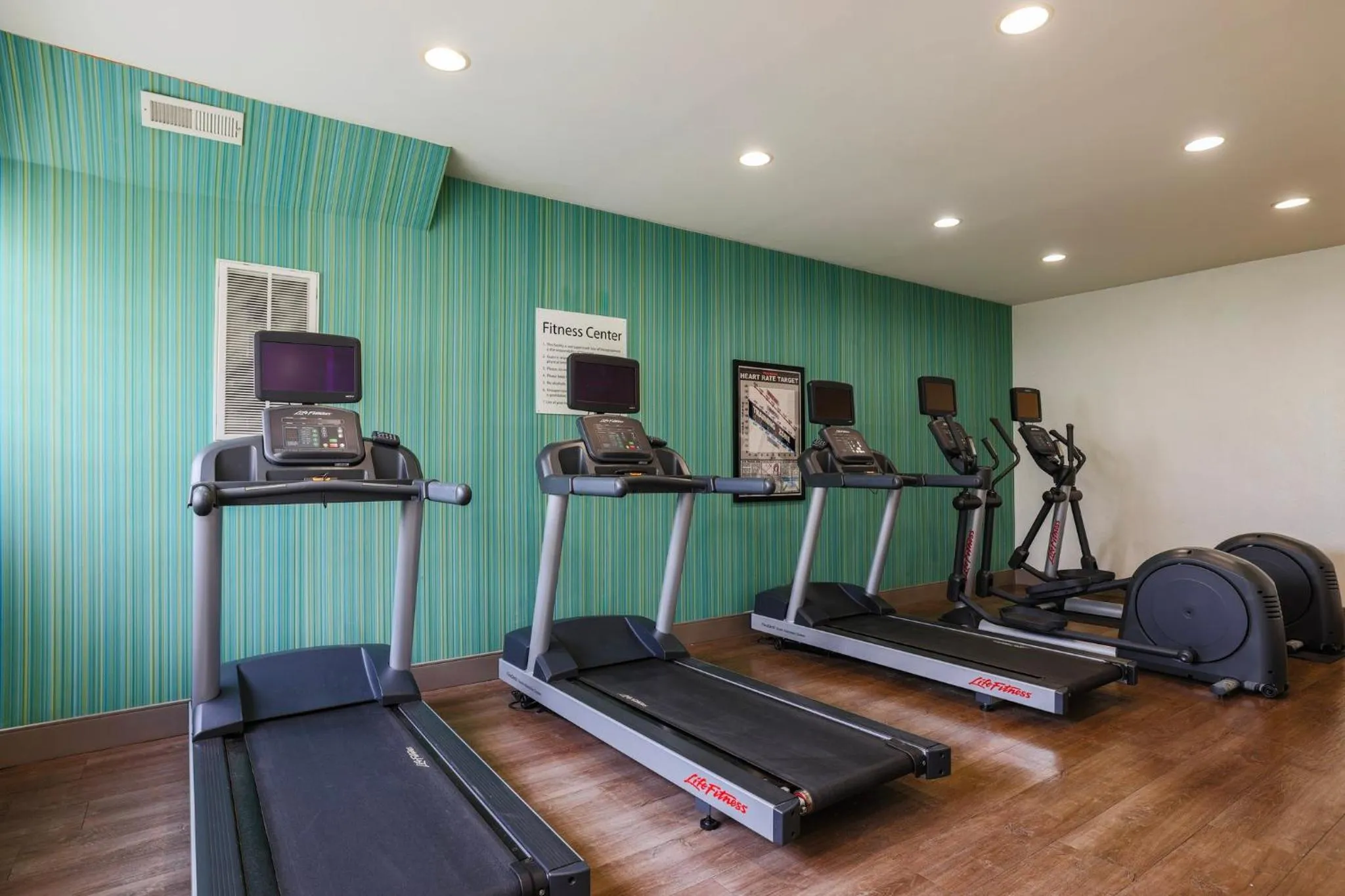 Fitness centre/facilities in Holiday Inn Express Burlington by IHG