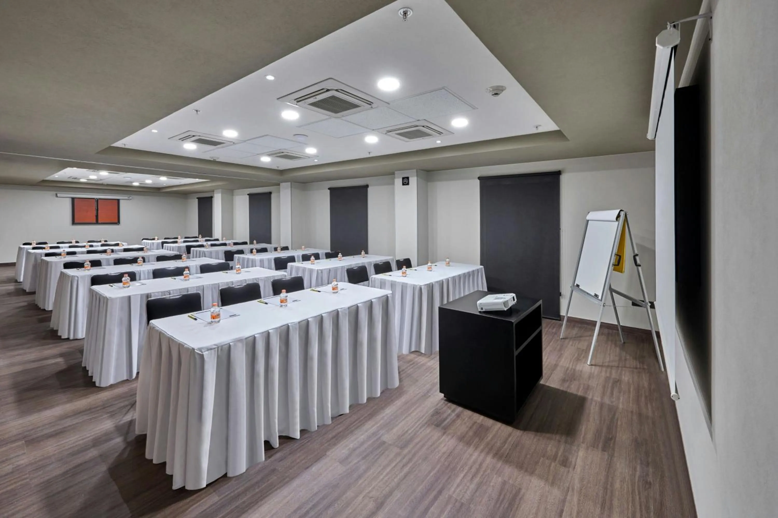 Meeting/conference room in City Express by Marriott Comitán