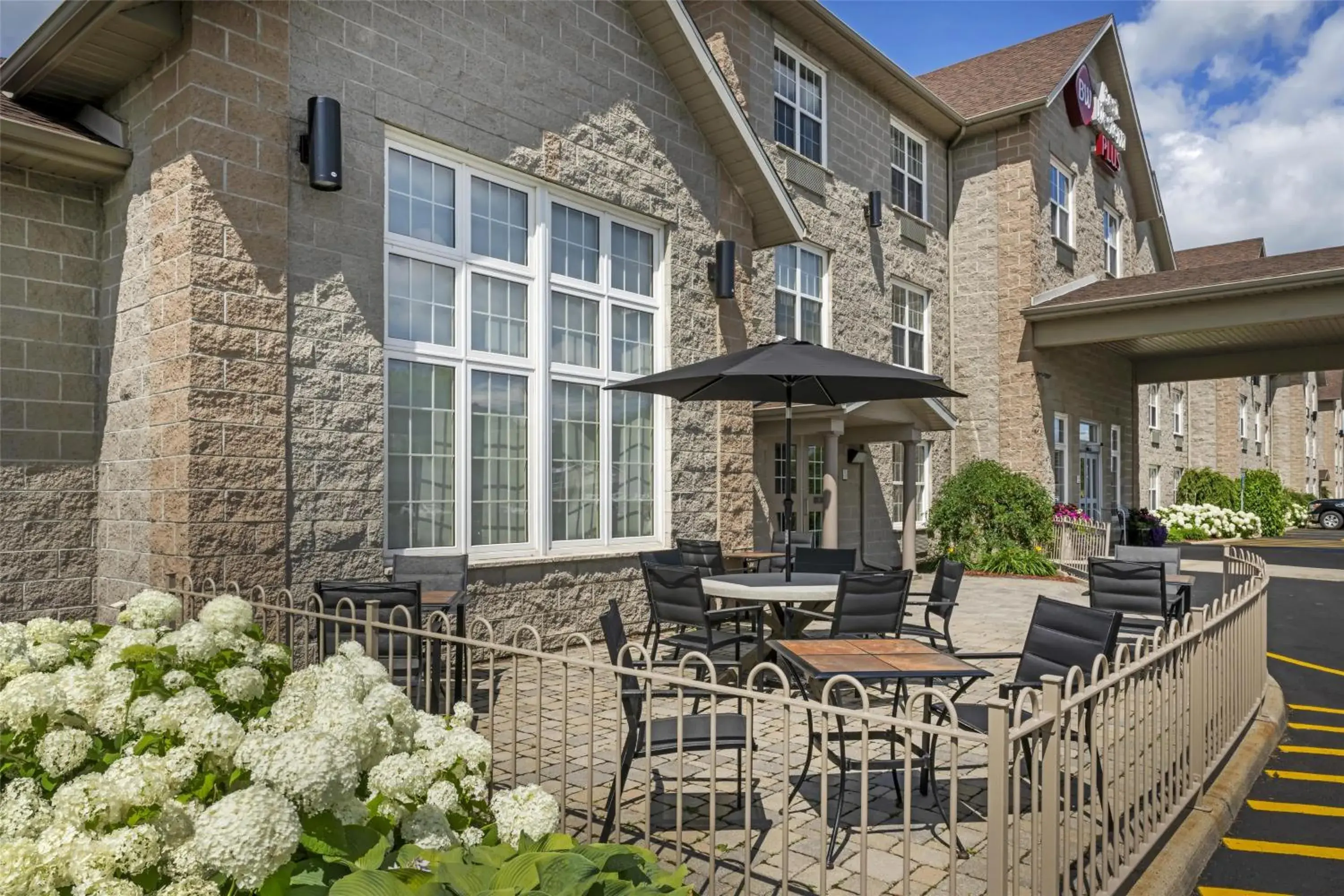 Property building in Best Western Plus Woodstock Hotel Conference Centre Property building in Best Western Plus Woodstock Hotel Conference Centre