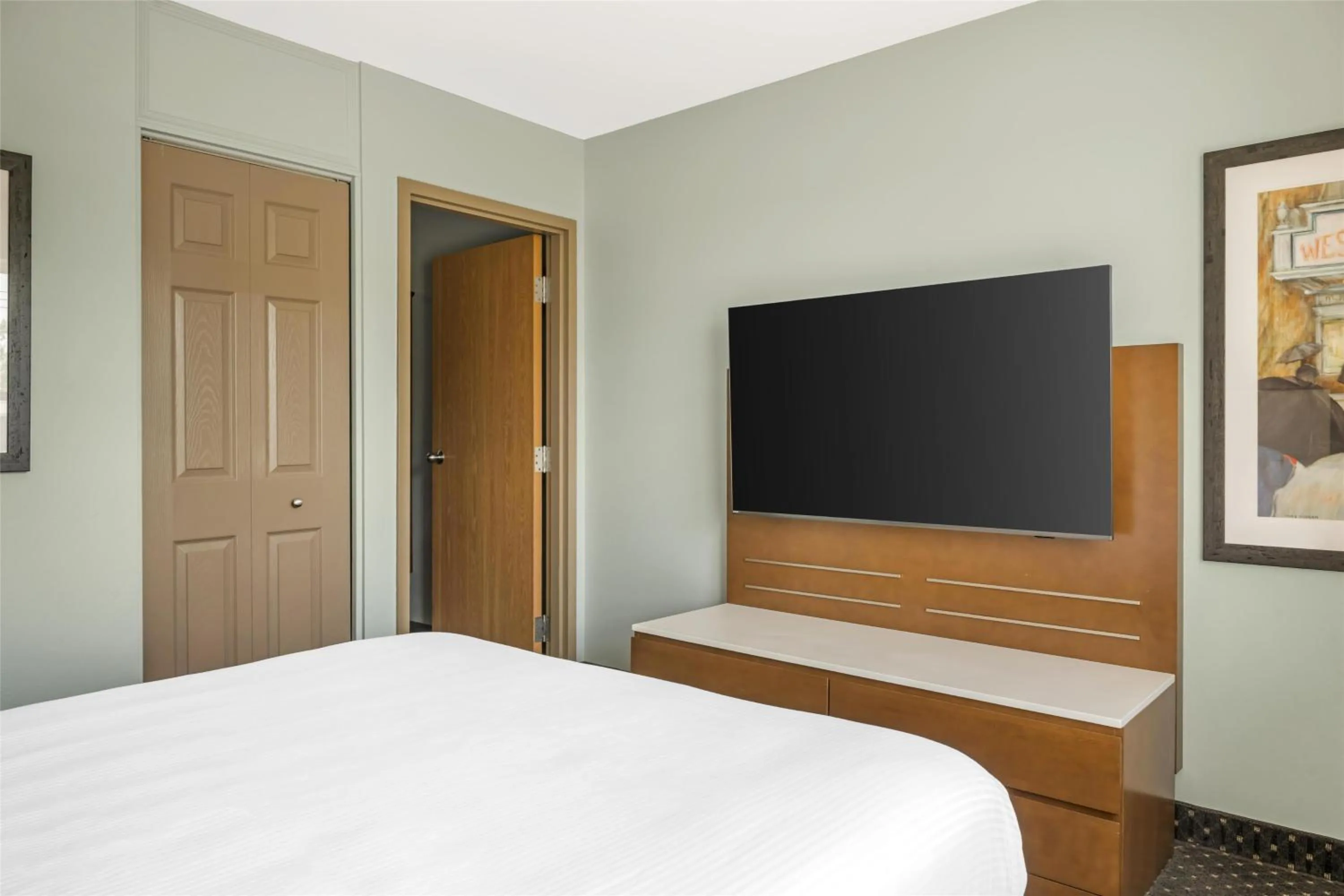 Bedroom, Bed in Best Western Plus Woodstock Hotel Conference Centre