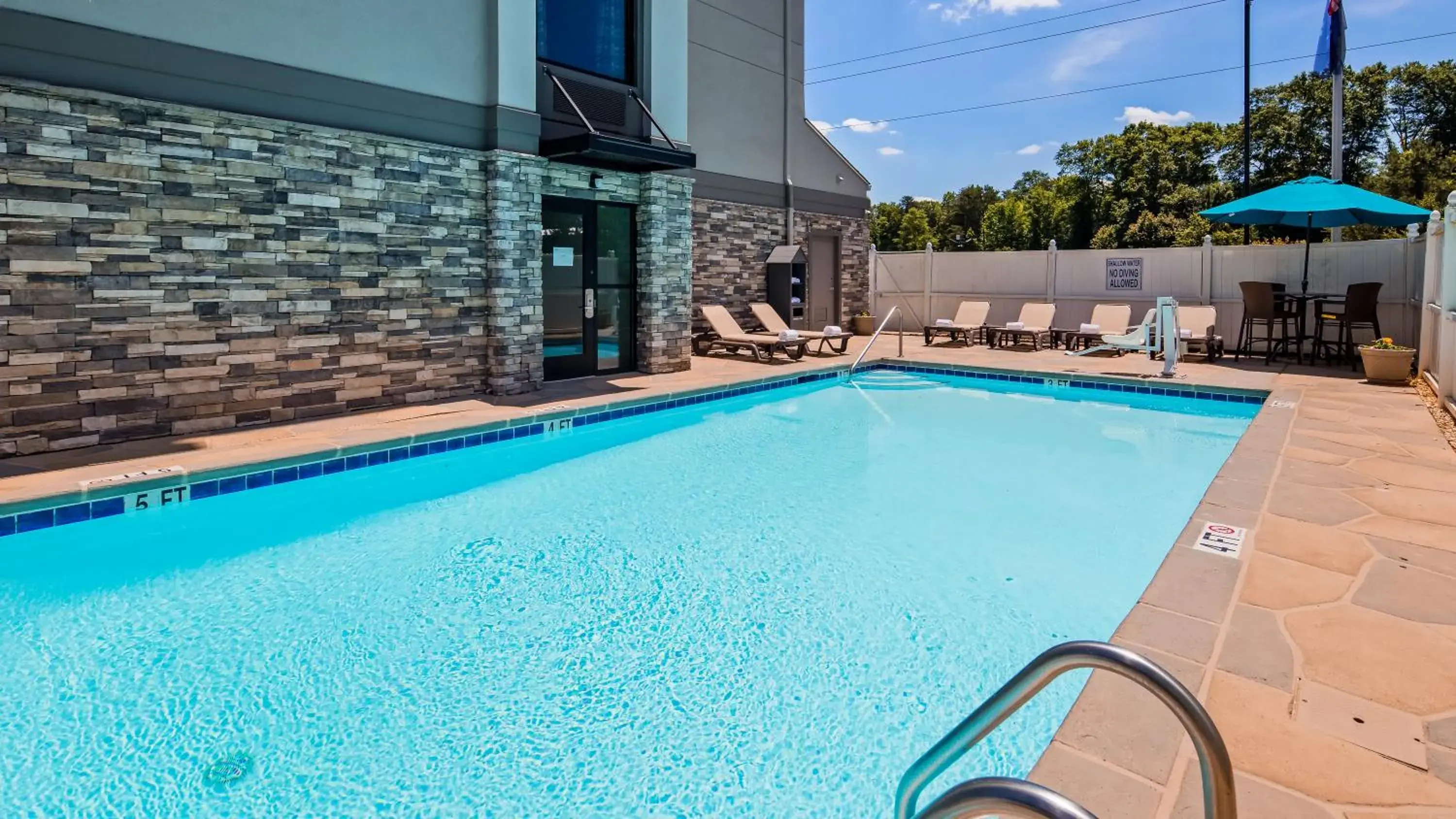 Swimming pool in Best Western Plus Spartanburg Swimming pool in Best Western Plus Spartanburg