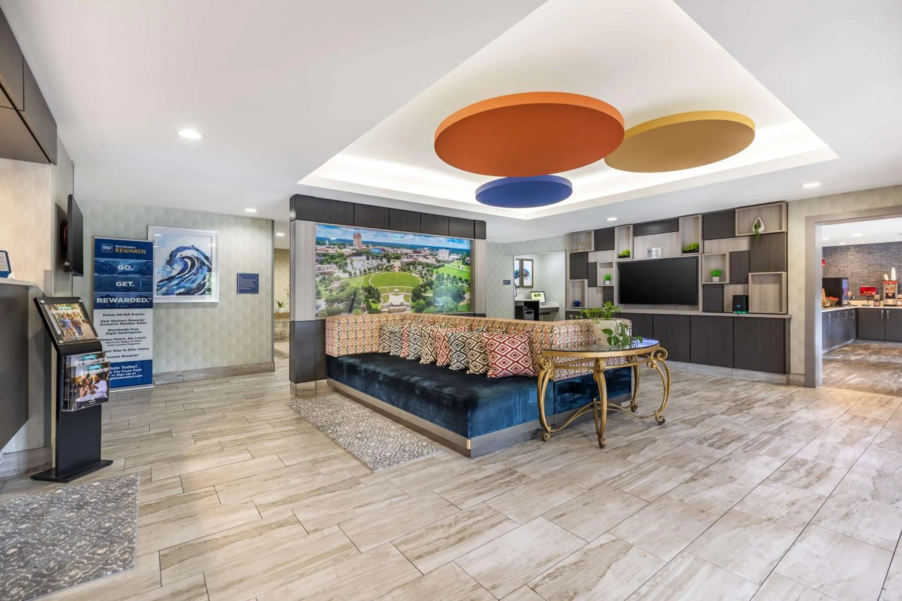 Lobby or reception in Best Western Plus Spartanburg