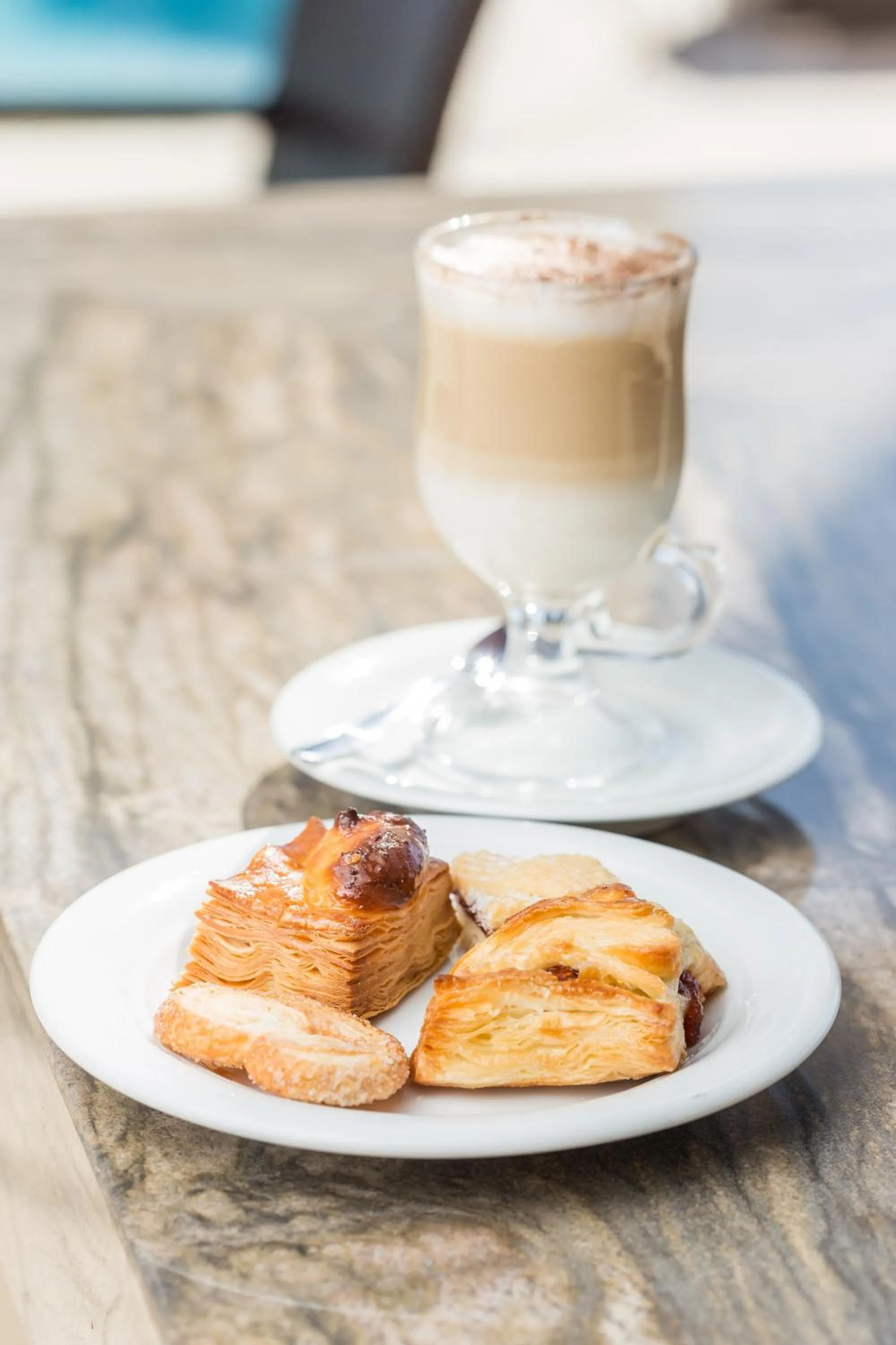 Food and drinks in Crowne Plaza Asunción by IHG