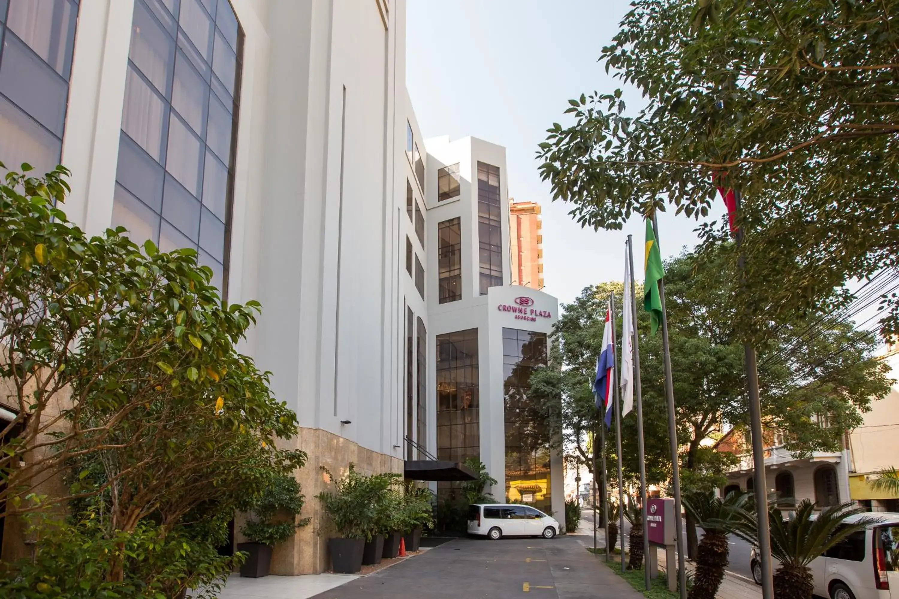 Property building in Crowne Plaza Asunción by IHG Property building in Crowne Plaza Asunción by IHG