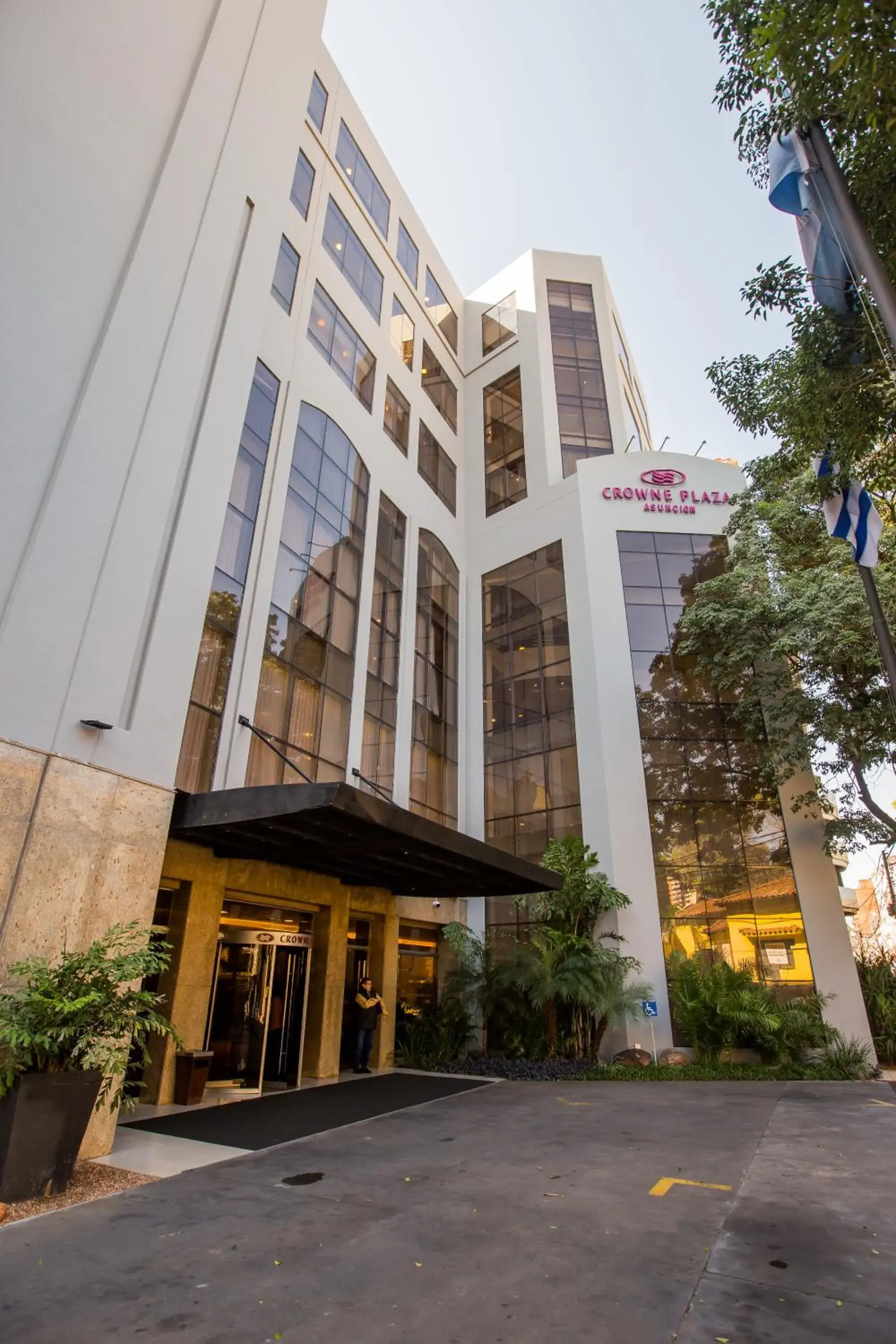 Property building in Crowne Plaza Asunción by IHG Property building in Crowne Plaza Asunción by IHG