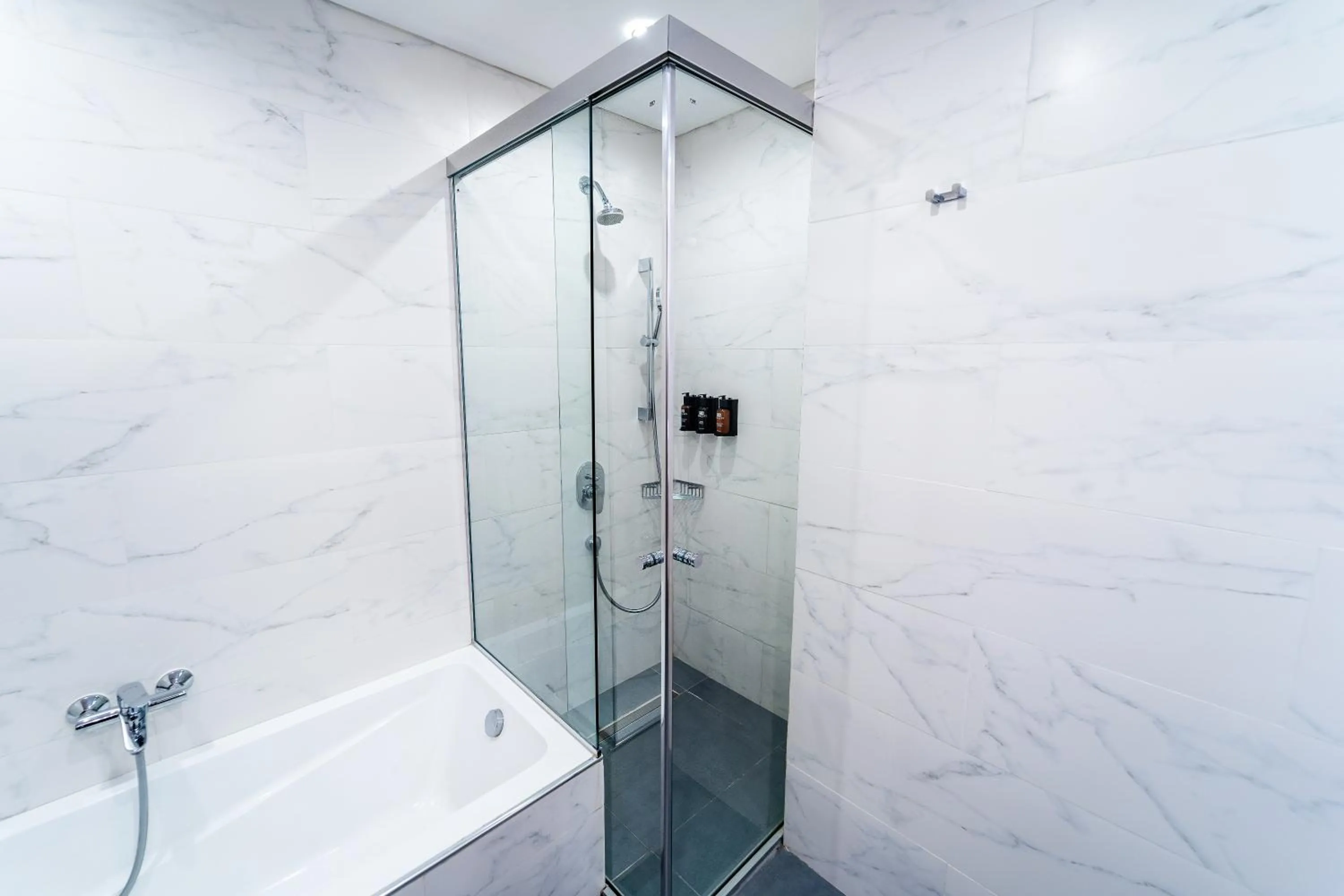 Bathroom in Crowne Plaza Asunción by IHG