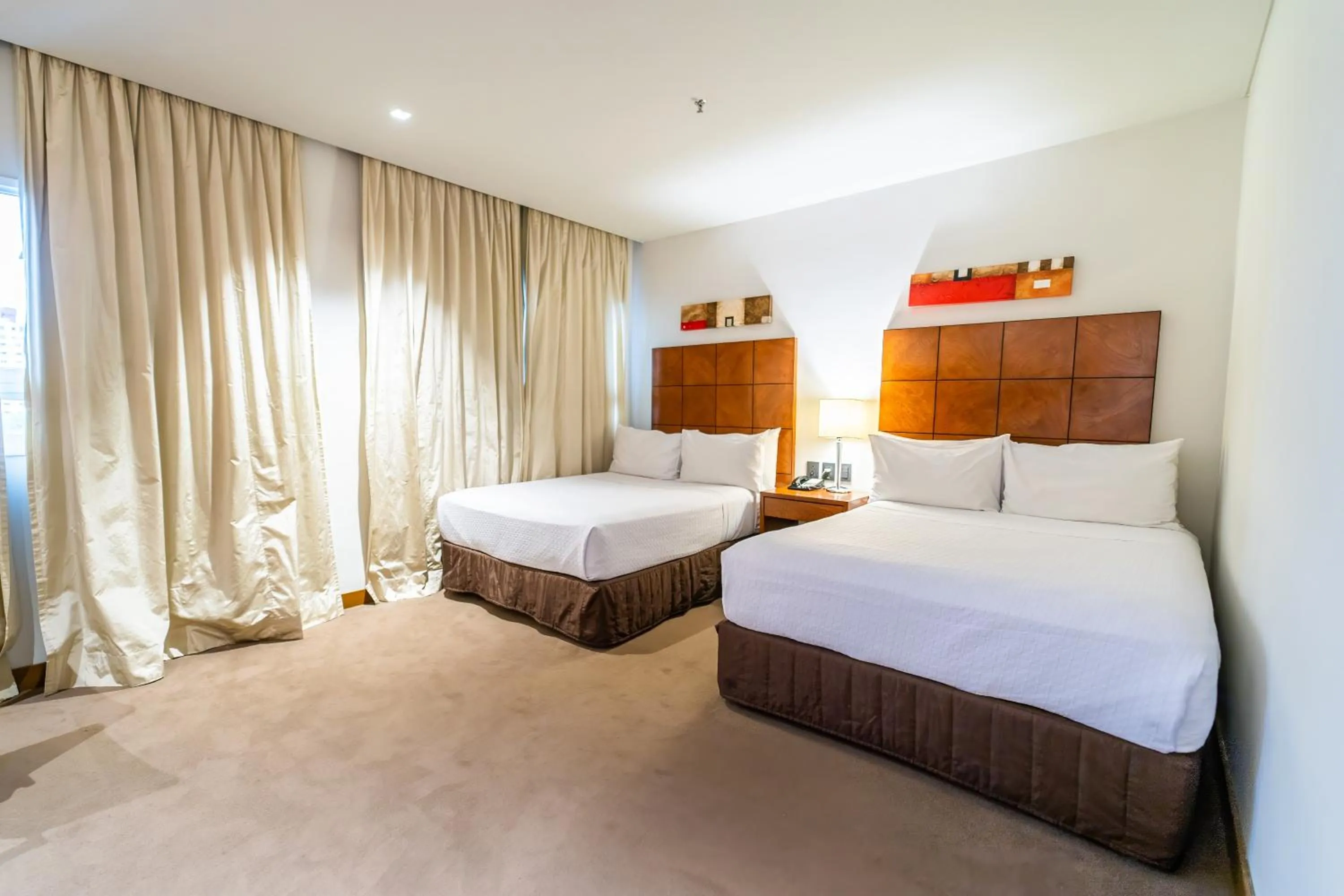 Bedroom, Bed in Crowne Plaza Asunción by IHG