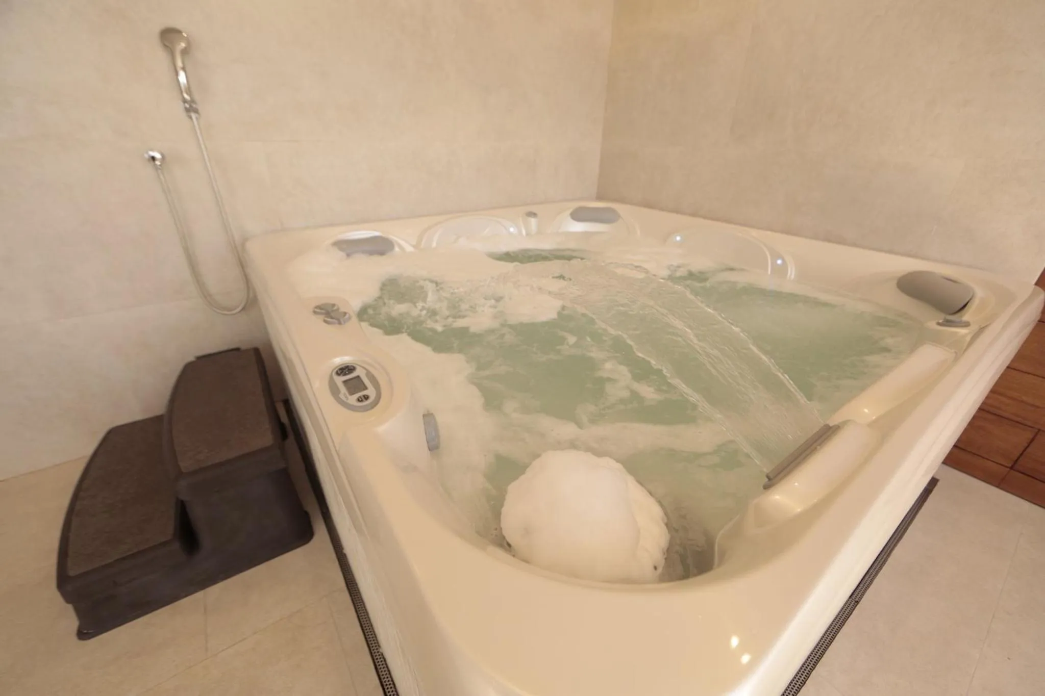 Spa and wellness centre/facilities in Crowne Plaza Asunción by IHG