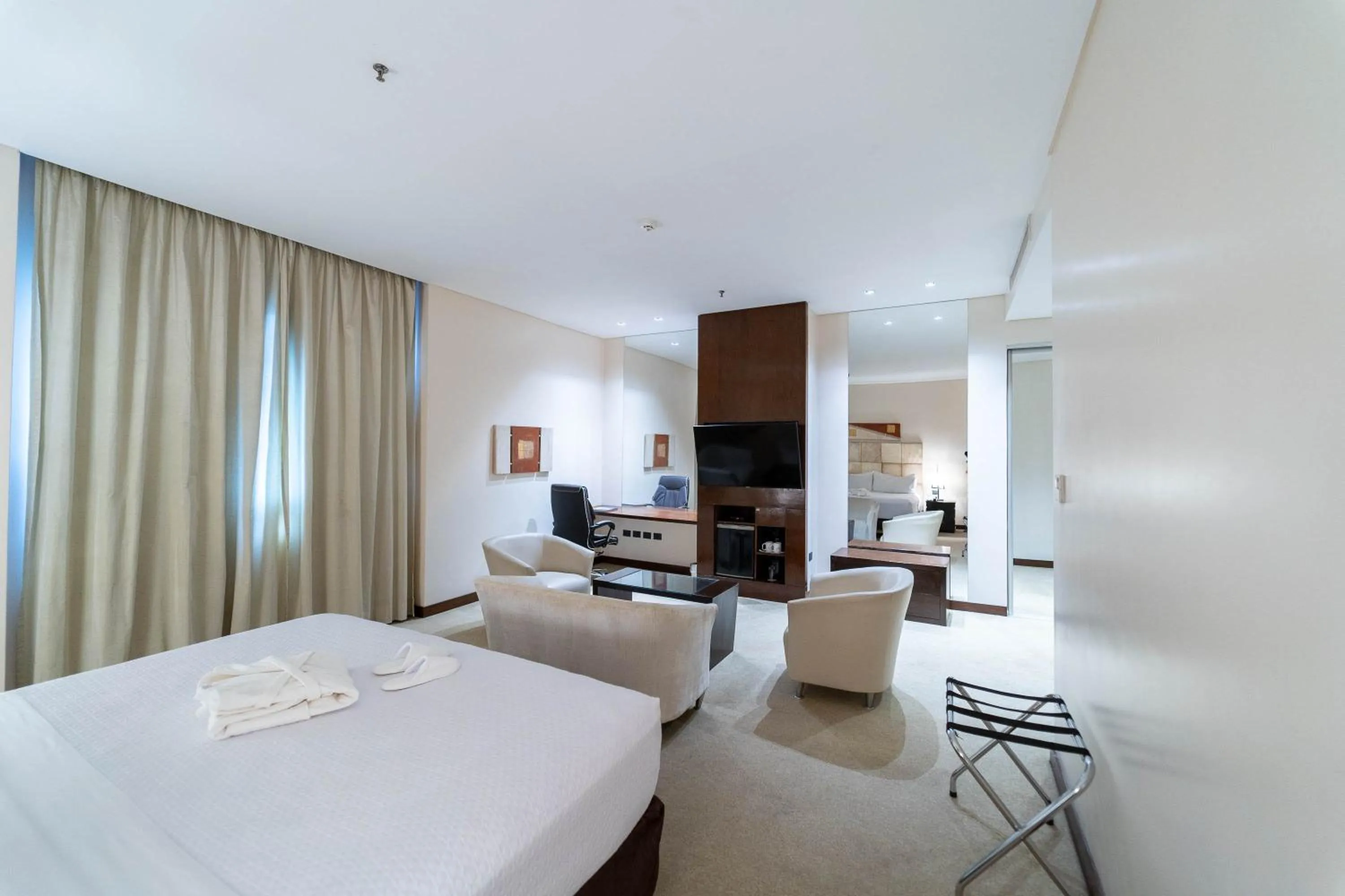 Photo of the whole room, Bed in Crowne Plaza Asunción by IHG