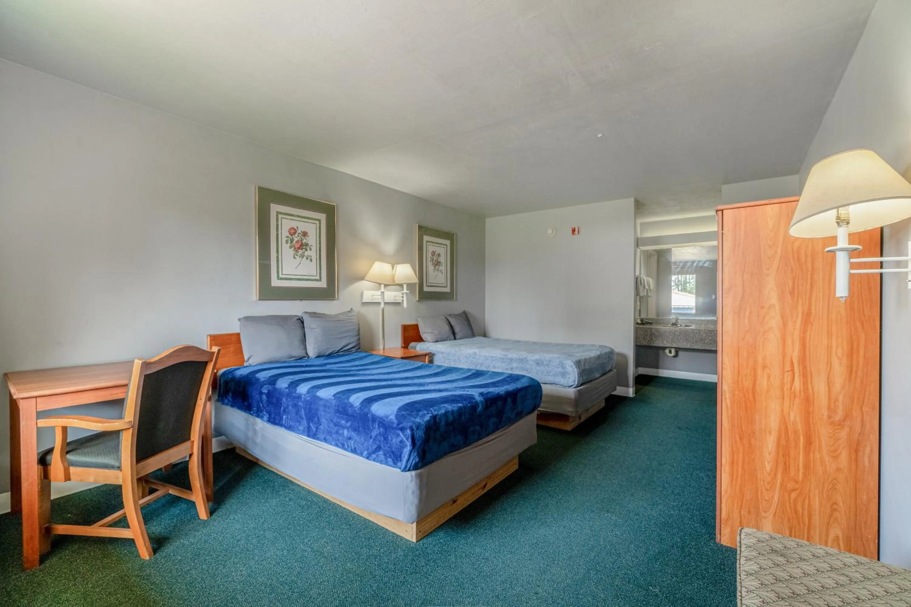 Bedroom, Bed in Economy Inn By OYO Livingston TX Hwy 59