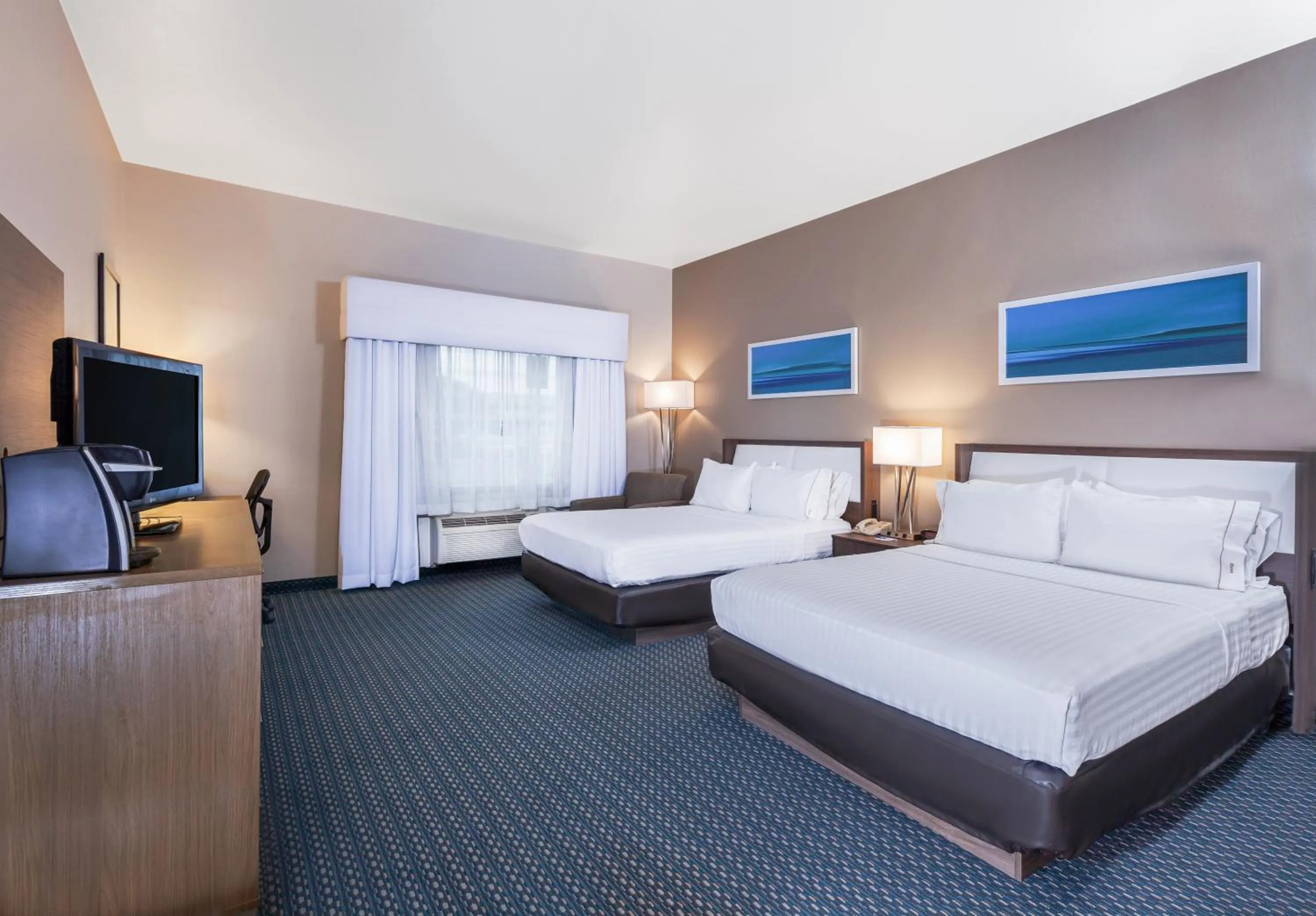 Photo of the whole room, Bed in Holiday Inn Express & Suites - Pharr by IHG