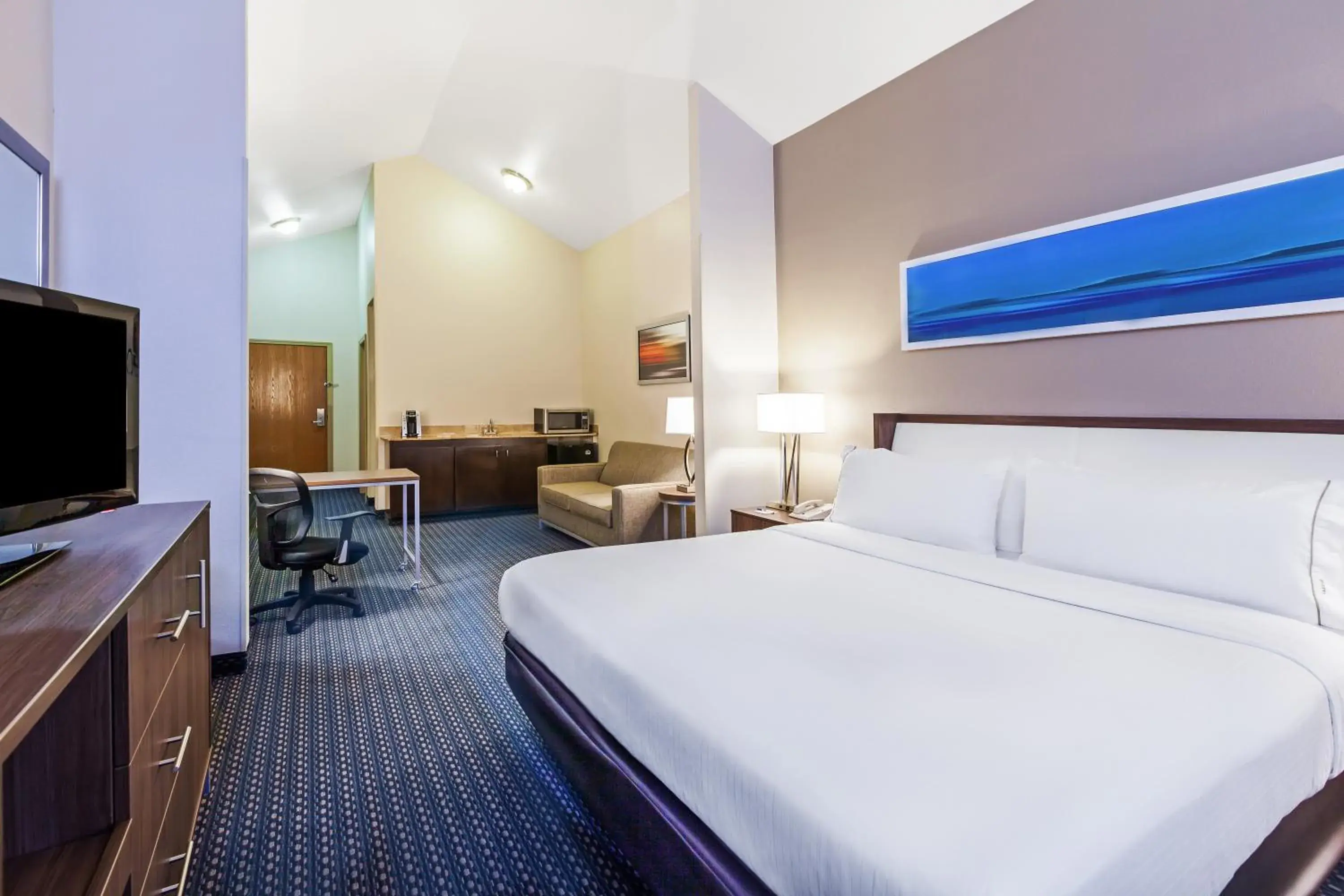 King Room - Disability Access in Holiday Inn Express & Suites - Pharr by IHG King Room - Disability Access in Holiday Inn Express & Suites - Pharr by IHG