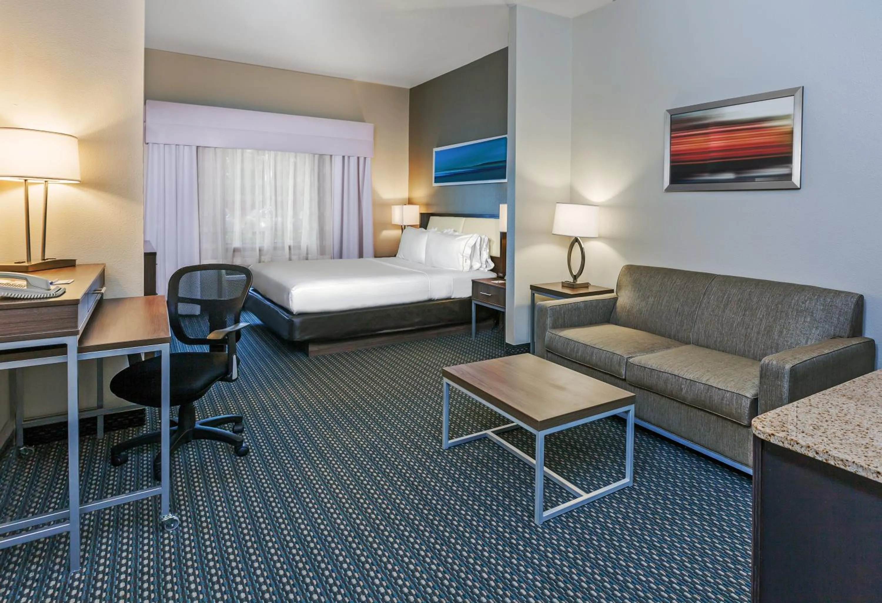 Photo of the whole room, Bed in Holiday Inn Express & Suites - Pharr by IHG