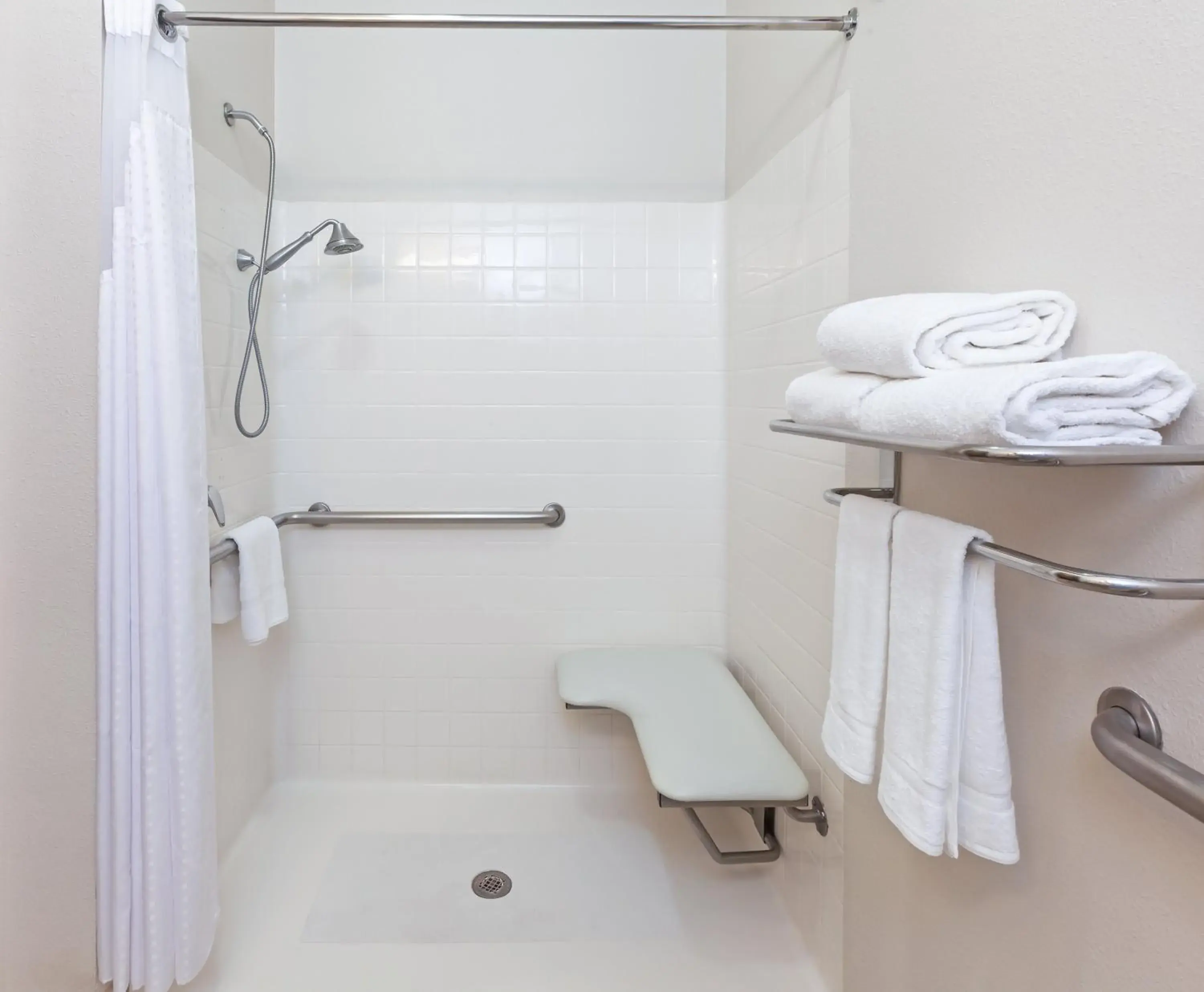 Photo of the whole room in Holiday Inn Express & Suites - Pharr by IHG Photo of the whole room in Holiday Inn Express & Suites - Pharr by IHG