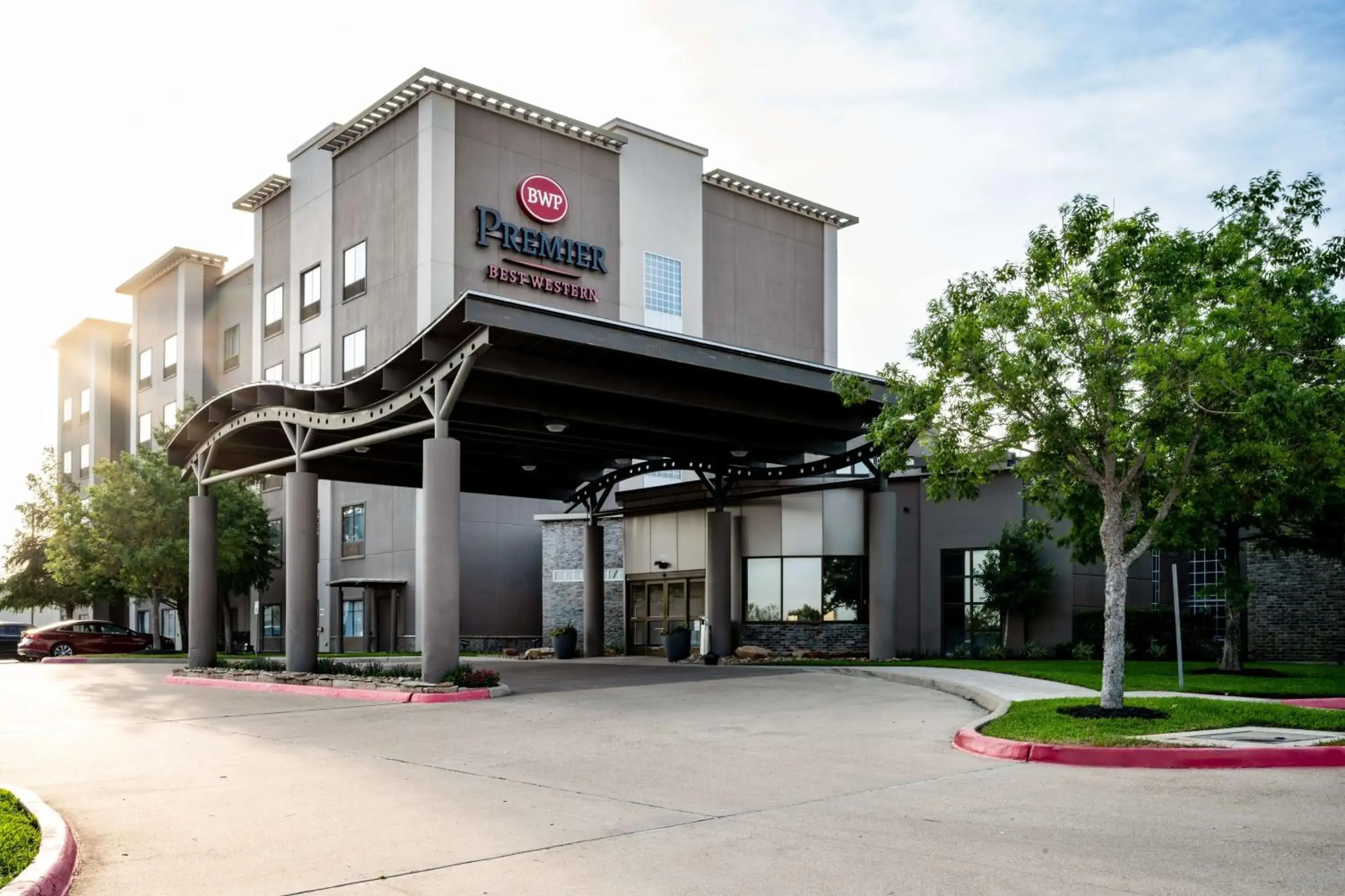 Property building in Best Western Premier Bryan College Station Property building in Best Western Premier Bryan College Station