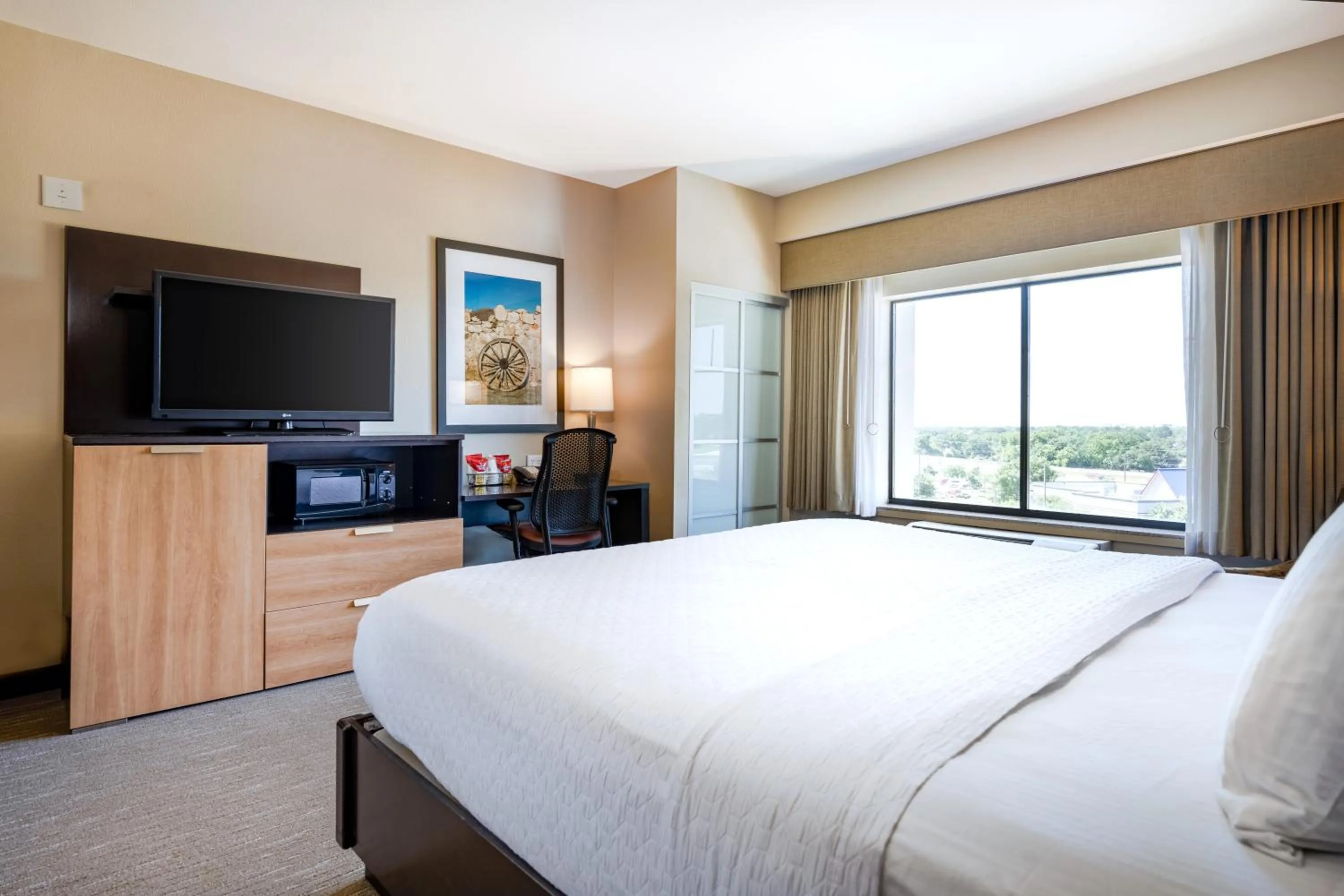 Bed in Best Western Premier Bryan College Station