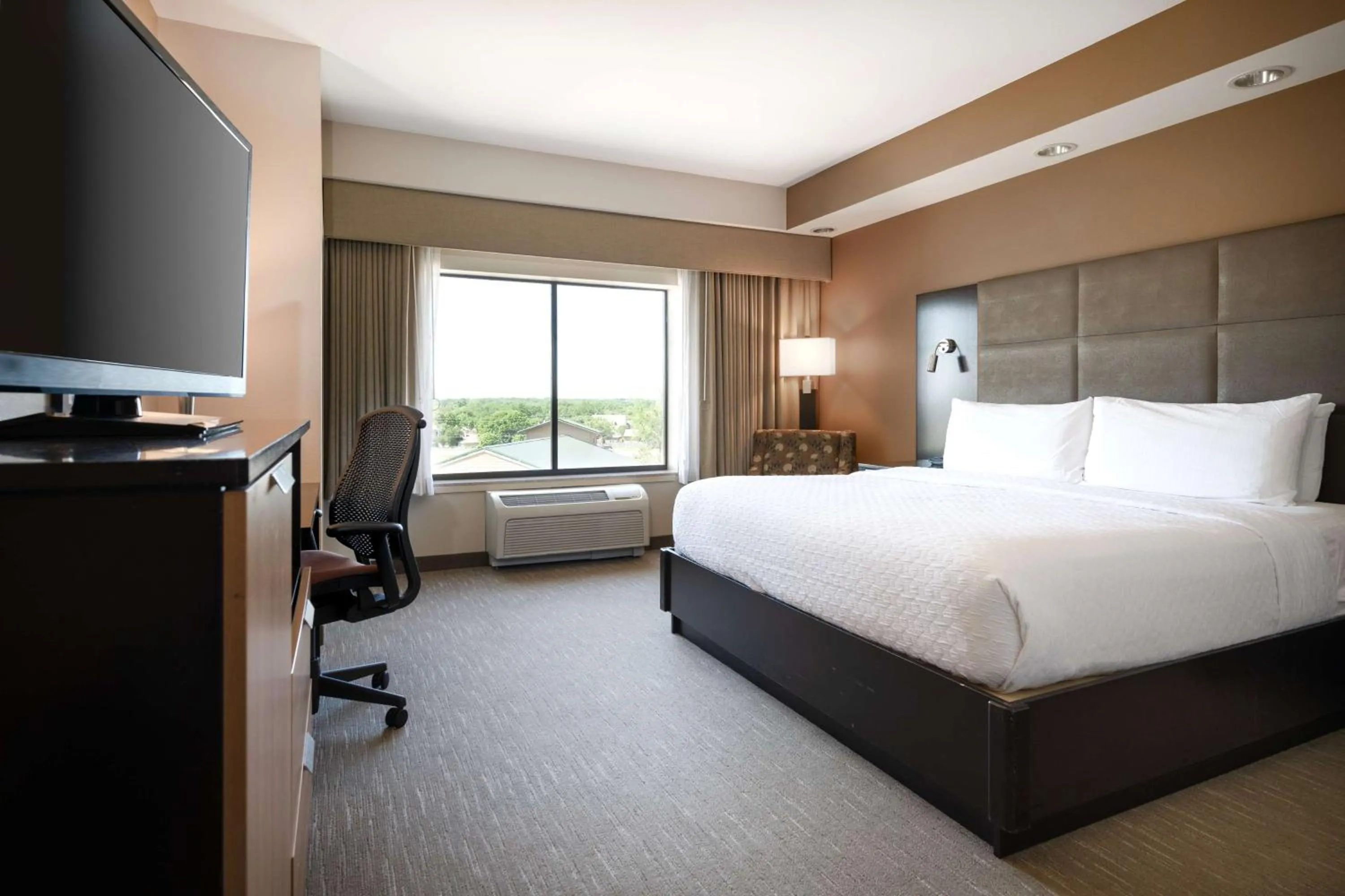 Bedroom, Bed in Best Western Premier Bryan College Station