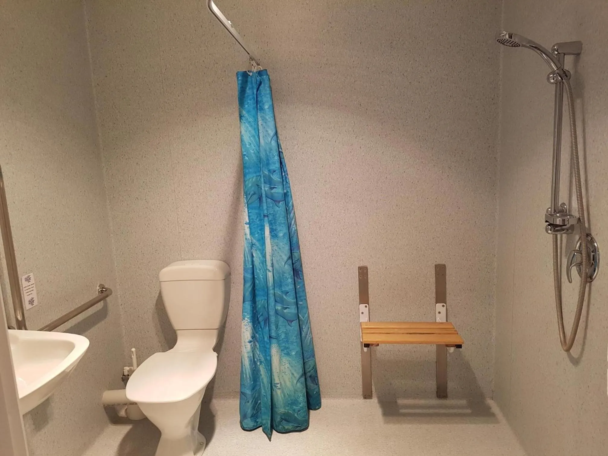 Shower in Punakaiki Rocks Hotel & Garden Bar